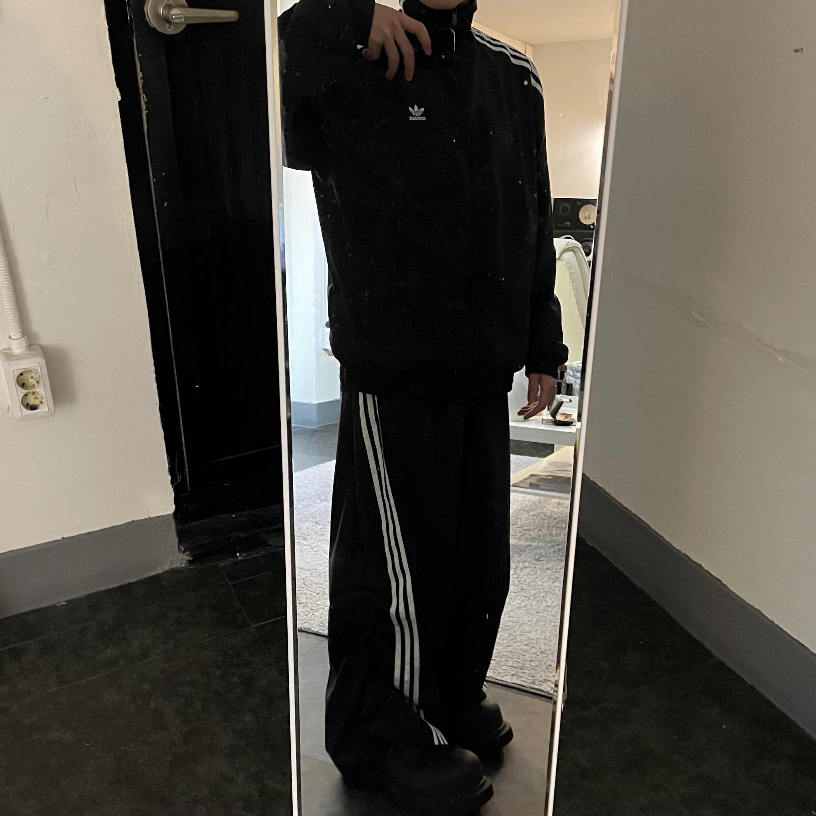 (W) Adidas Adilenium Oversized Track Top Black - KR Sizing, (W) Adidas Adilenium Oversized Track Pants Black - KR Sizing 착용 스타일 - 3