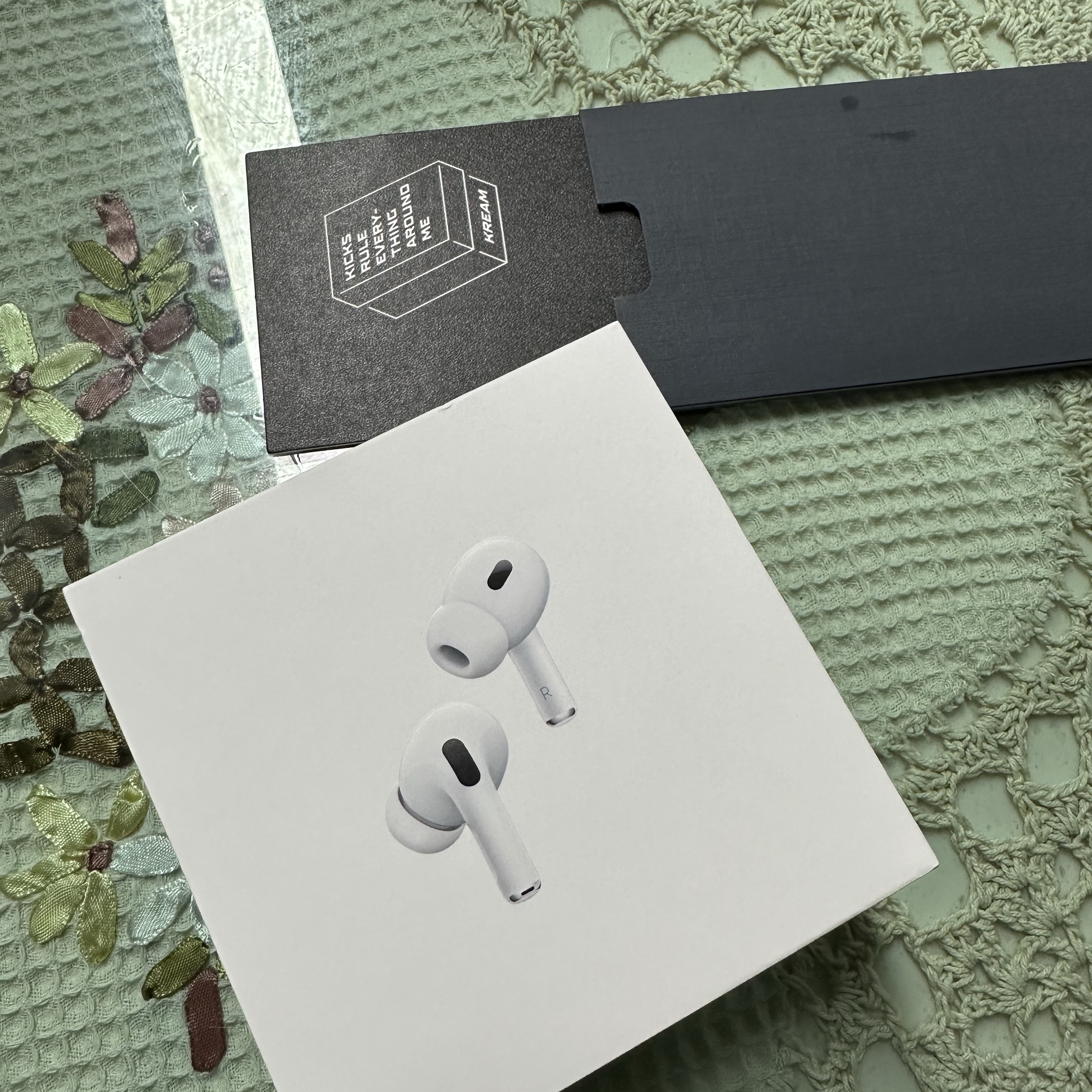 Apple Airpods Pro 2nd Gen with MagSafe Charging Case USB C (Korean Ver.) 착용 스타일
