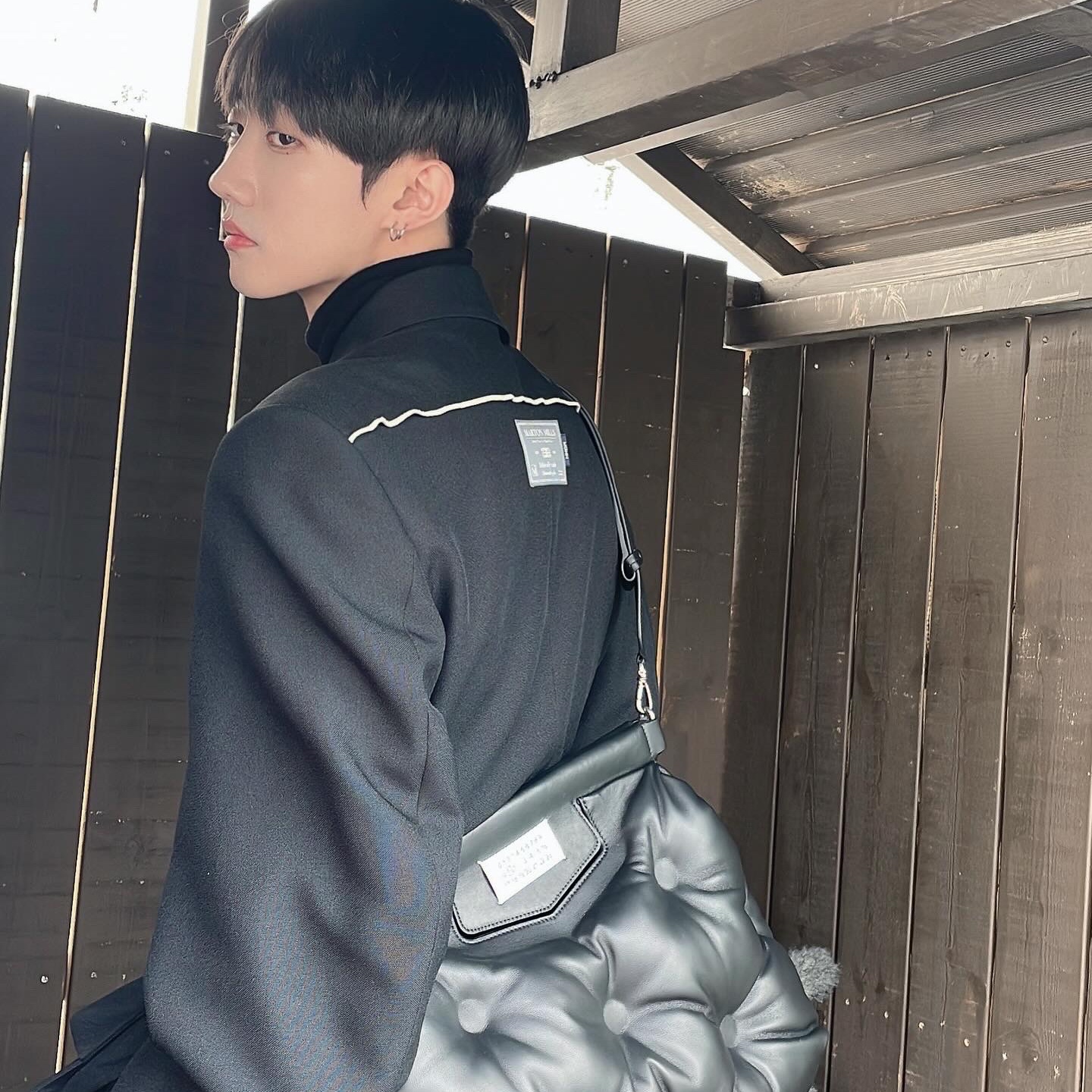 Maison Margiela Glam Slam Large Bag Black 착용 스타일 - 3