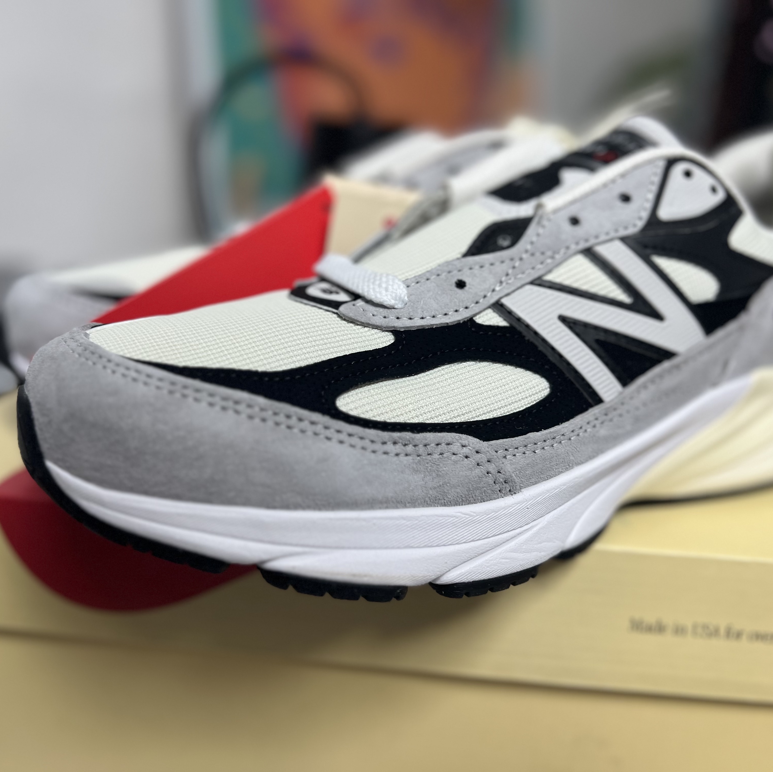 New Balance 990v6 Made in USA Grey Black 착용 스타일 - 1