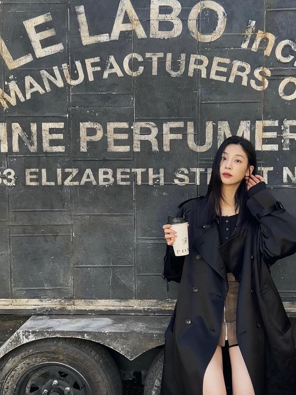 (W) Acne Studios Double Breasted Trench Coat Cold Beige 착용 스타일 - 5