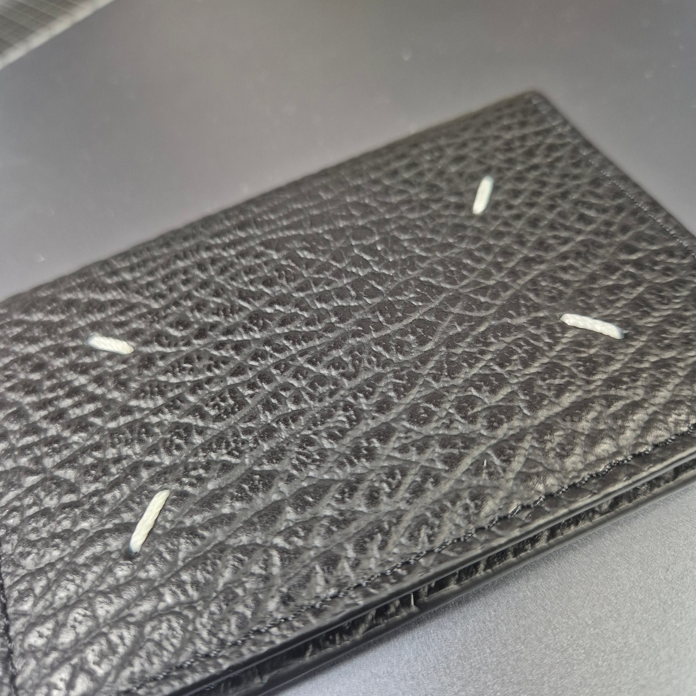 Maison Margiela Bovine Leather Card Holder Black 착용 스타일 - 2