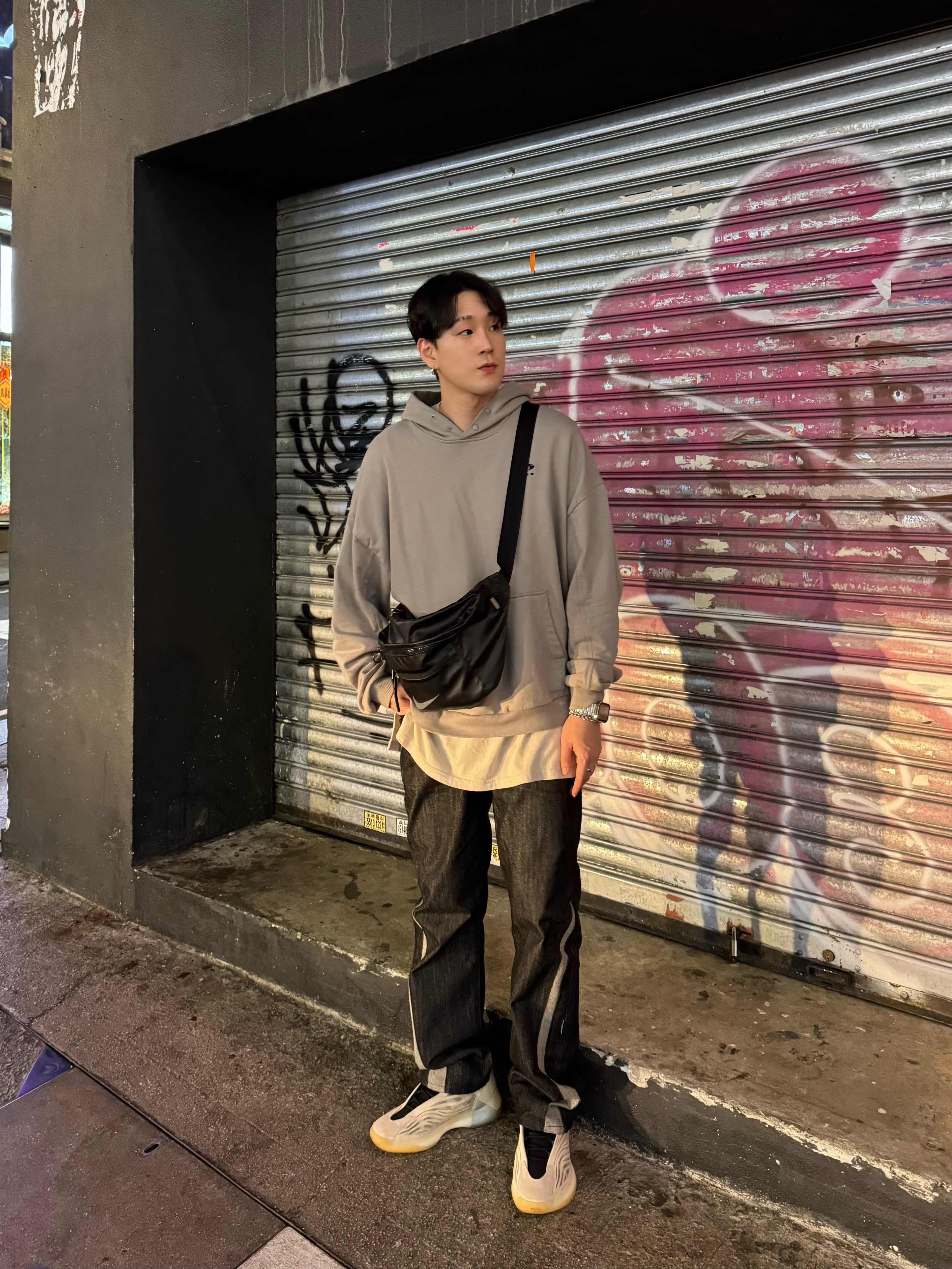 아디다스 이지 퀀텀 미스트 슬레이트, 아디다스 이지 폼 러너 오닉스 착용 스타일 - 1