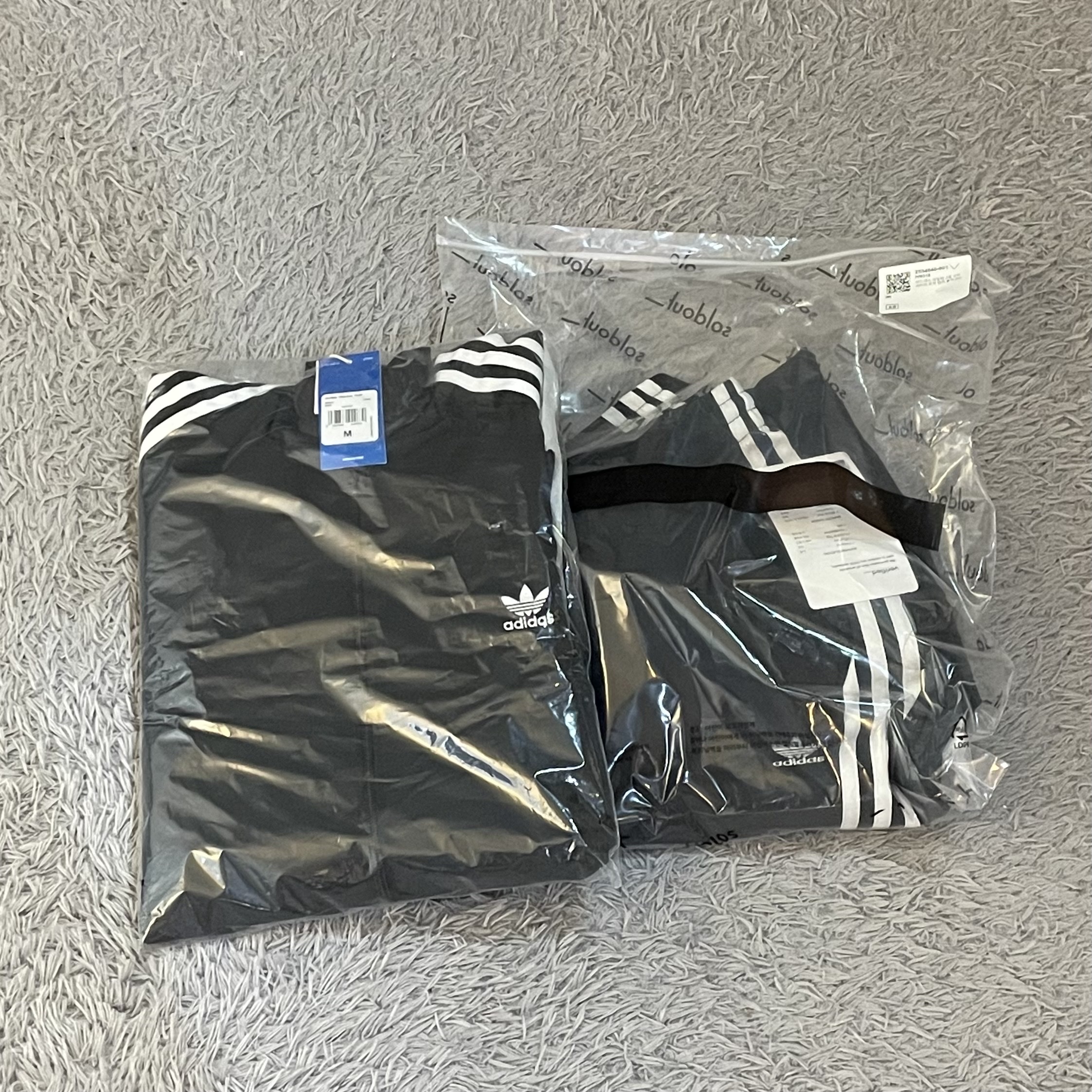 (W) Adidas Adilenium Oversized Track Top Black - KR Sizing, (W) Adidas Adilenium Oversized Track Pants Black - KR Sizing 착용 스타일 - 1