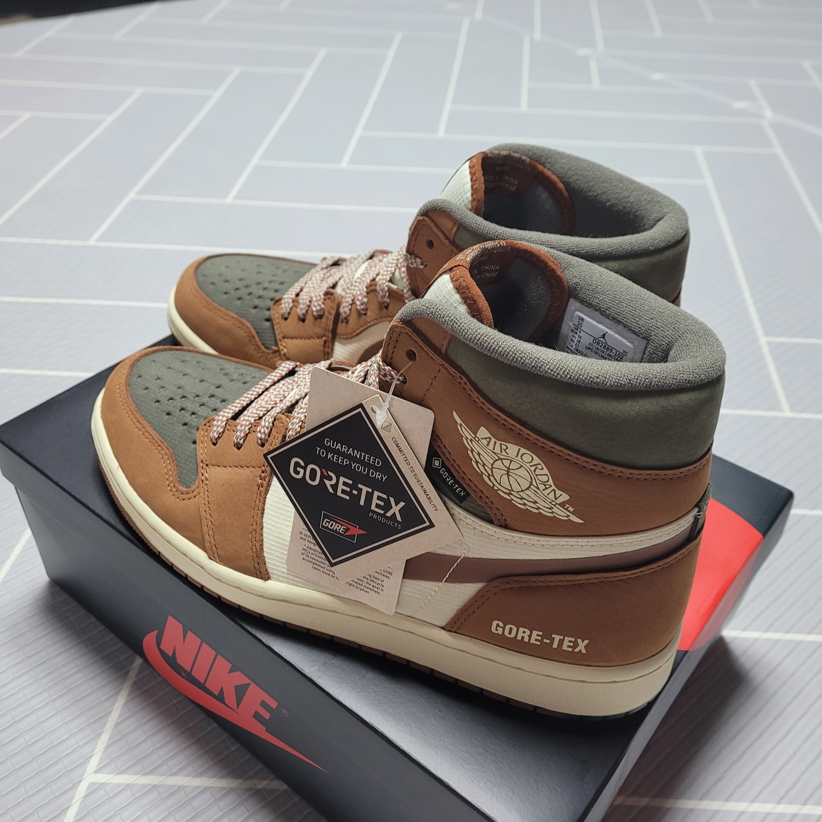 Jordan 1 Element Gore-Tex Legend Coffee 착용 스타일 - 3