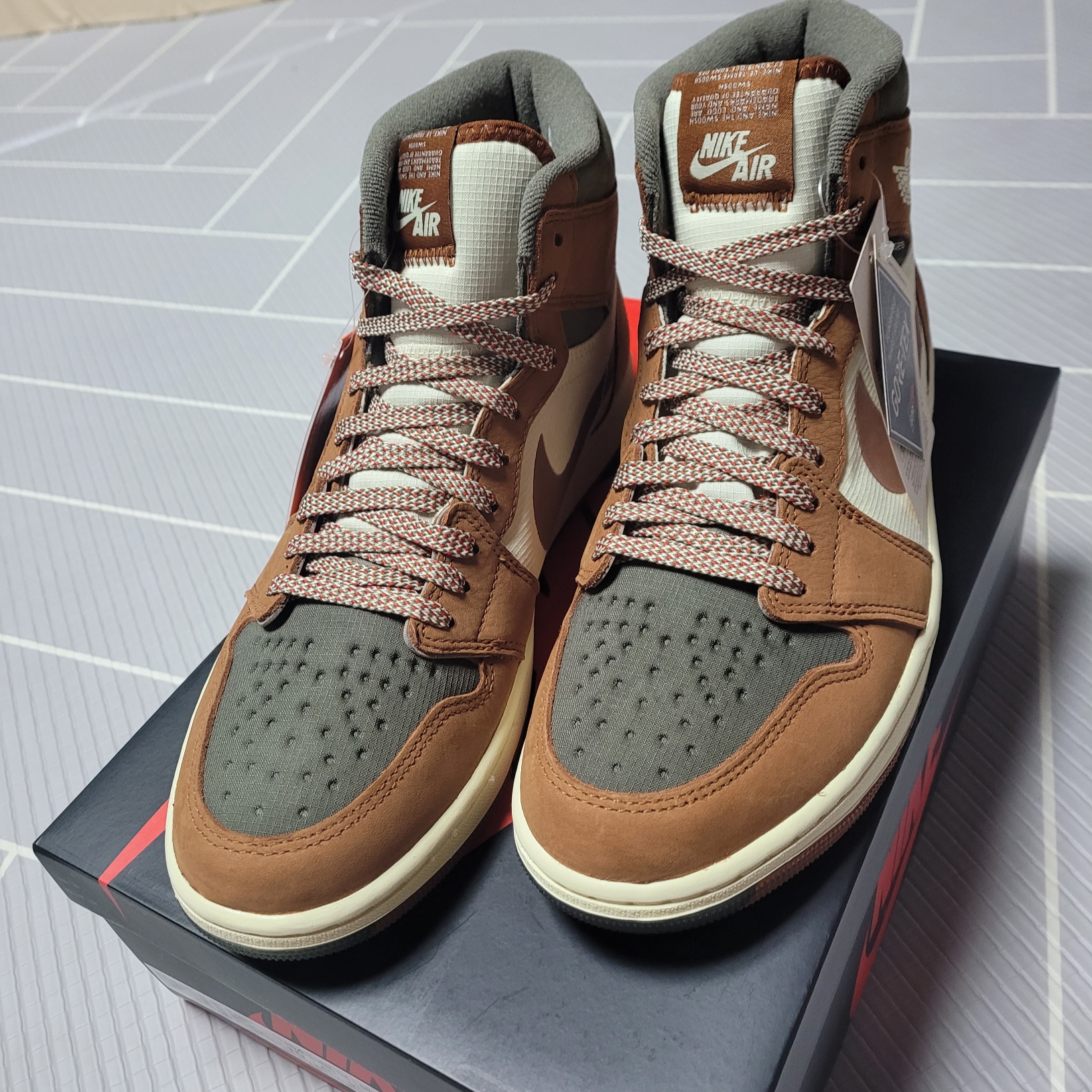 Jordan 1 Element Gore-Tex Legend Coffee 착용 스타일 - 2