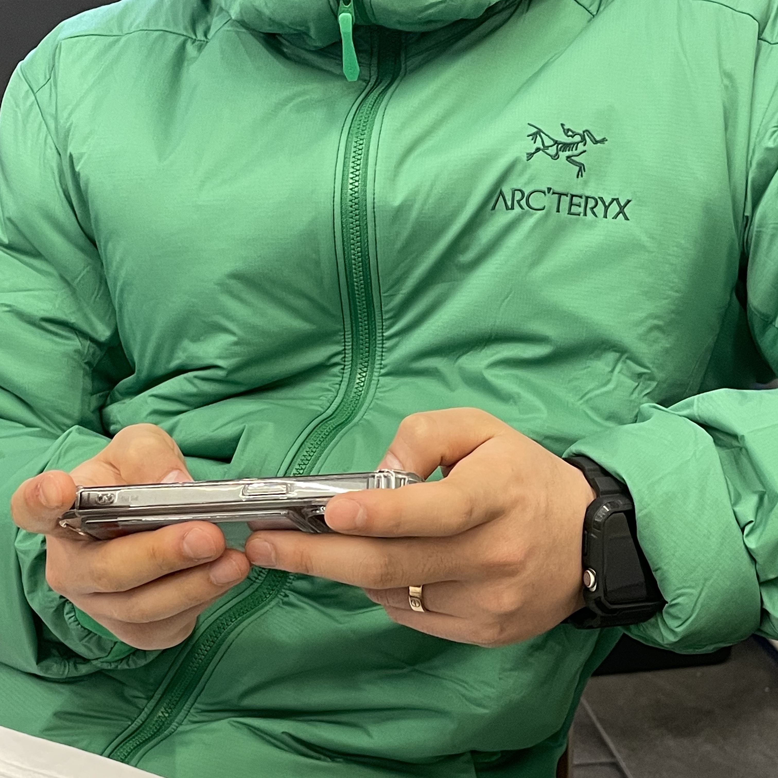 Arc'teryx Atom LT Hoody Jungle 착용 스타일 - 1
