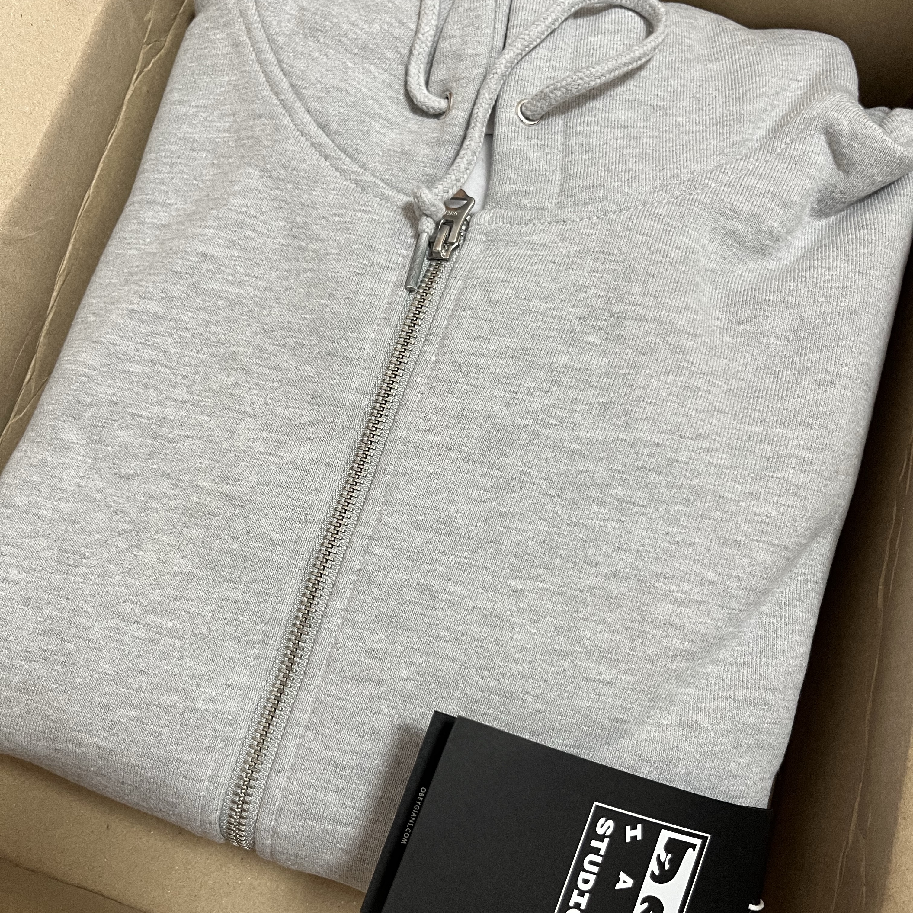 IAB Studio x Obey Icon Extra Heavy Zip Hoodie Grey Heather 착용 스타일