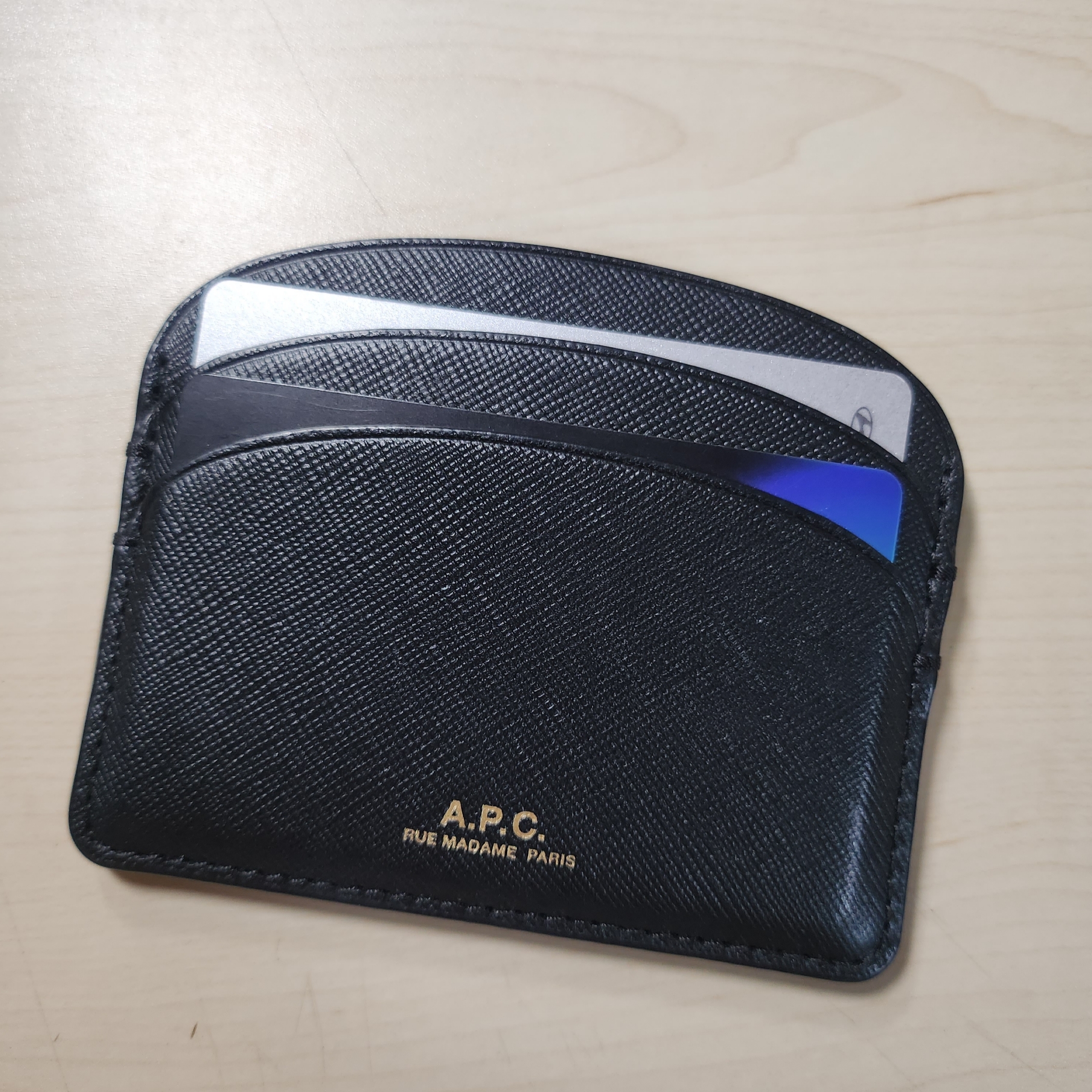 A.P.C. Demi-Lune Card Holder Black 착용 스타일