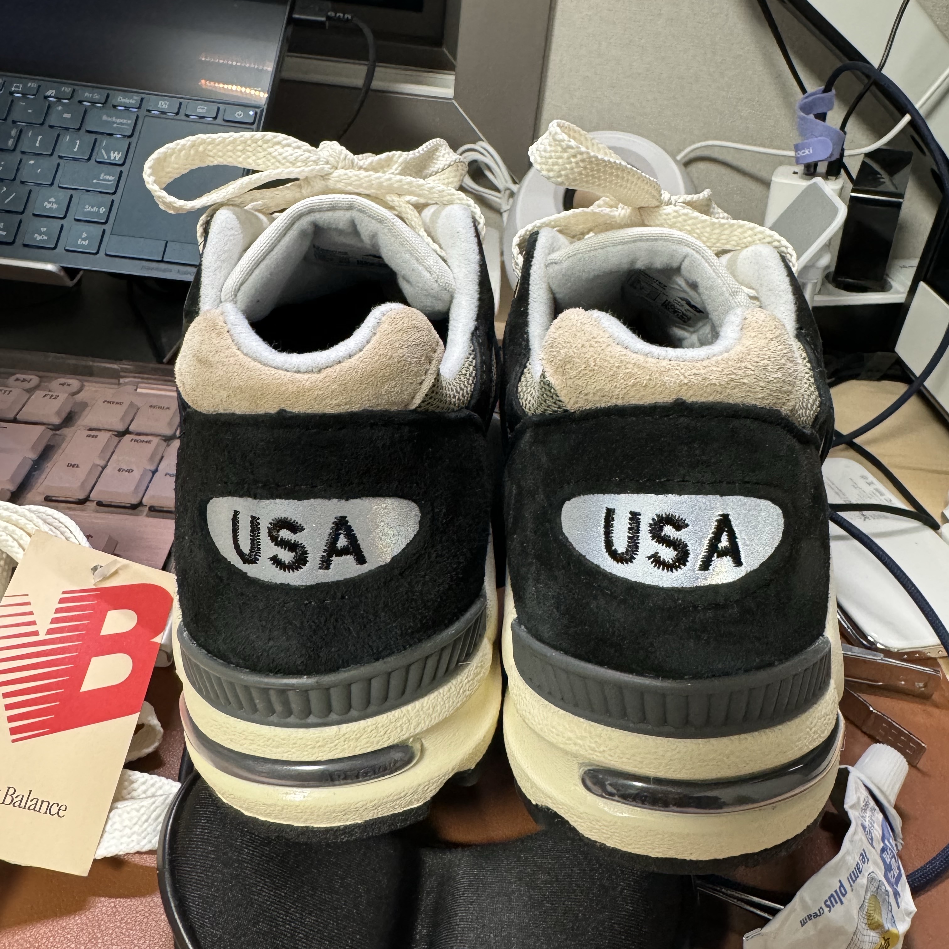 New Balance 990v2 Made in USA Black True camo 착용 스타일 - 3