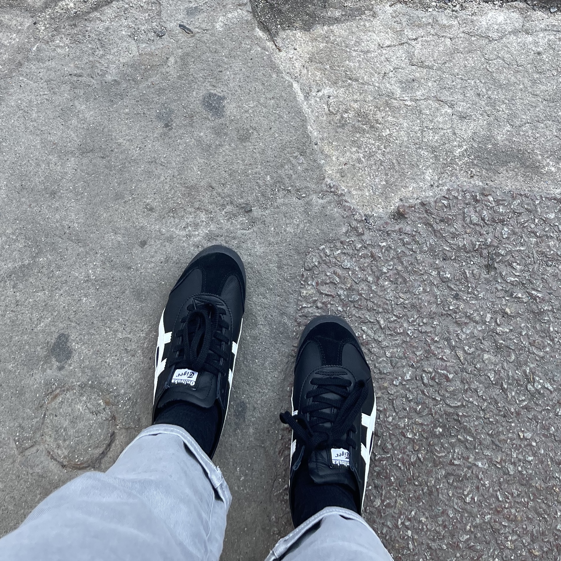 Onitsuka Tiger Mexico 66 Black White 착용 스타일