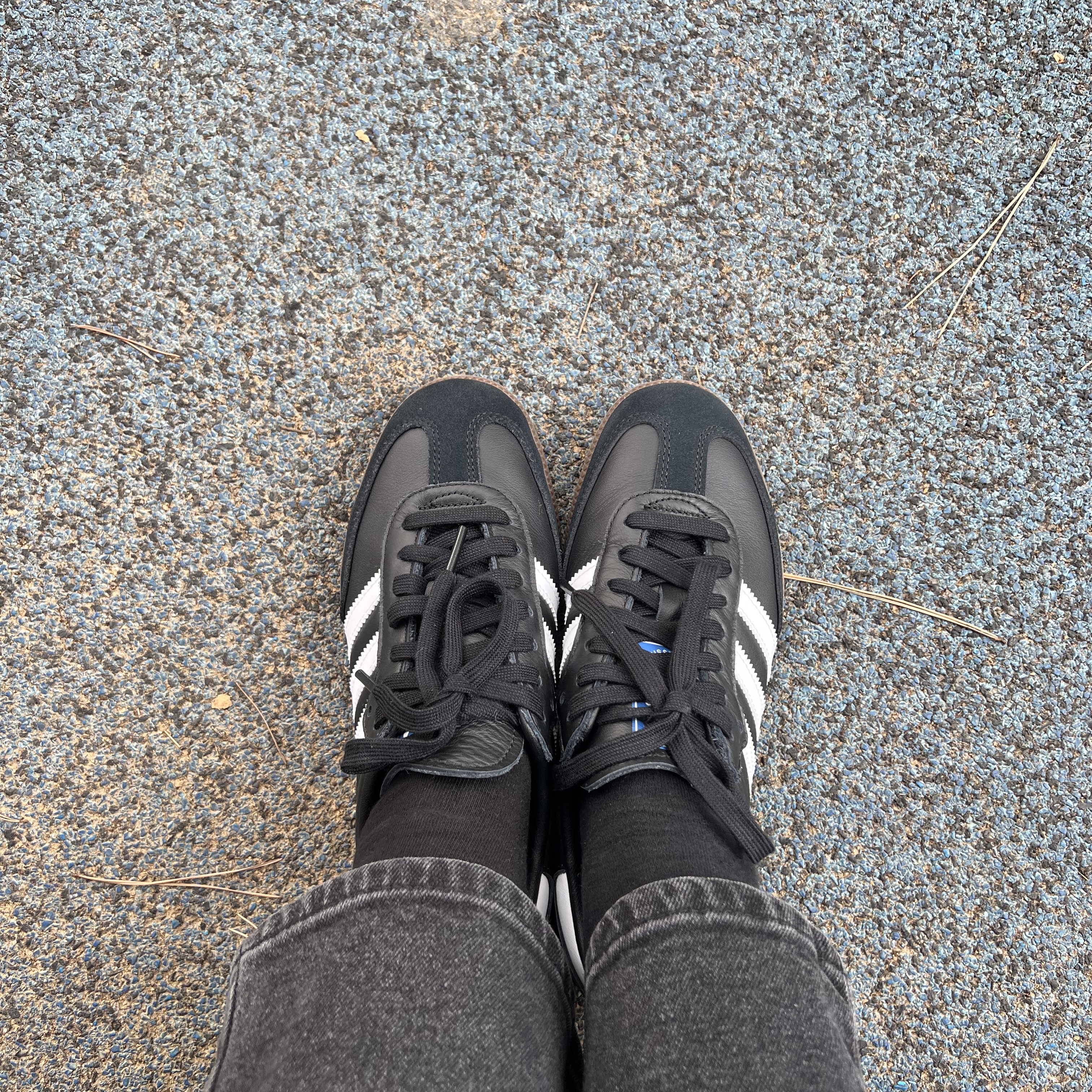 Adidas Samba OG Black White Gum 착용 스타일