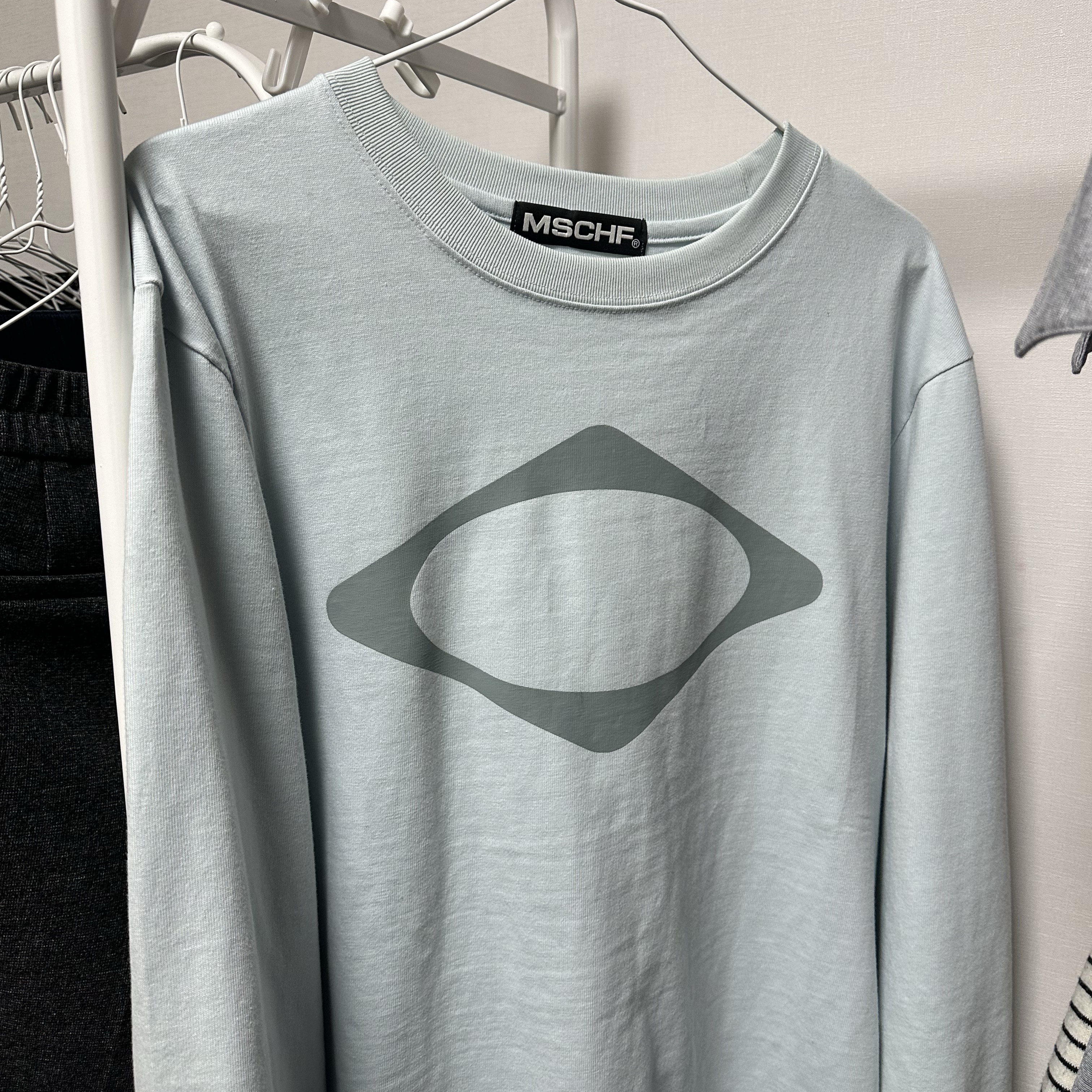 Mischief Rhombus Long Sleeve Sky Blue 착용 스타일