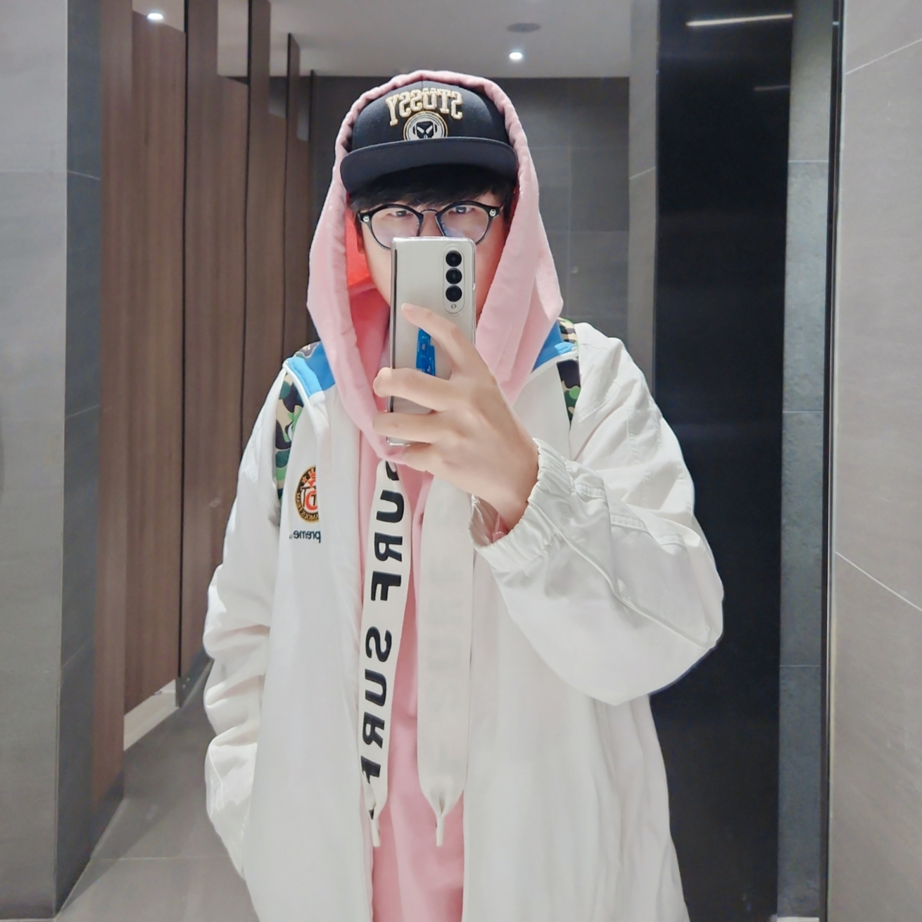 Stussy x Goldie Metalheadz 30 Snapback Black, Kapital Fleece Catfish Surf Hood Sweatshirt Pink 착용 스타일
