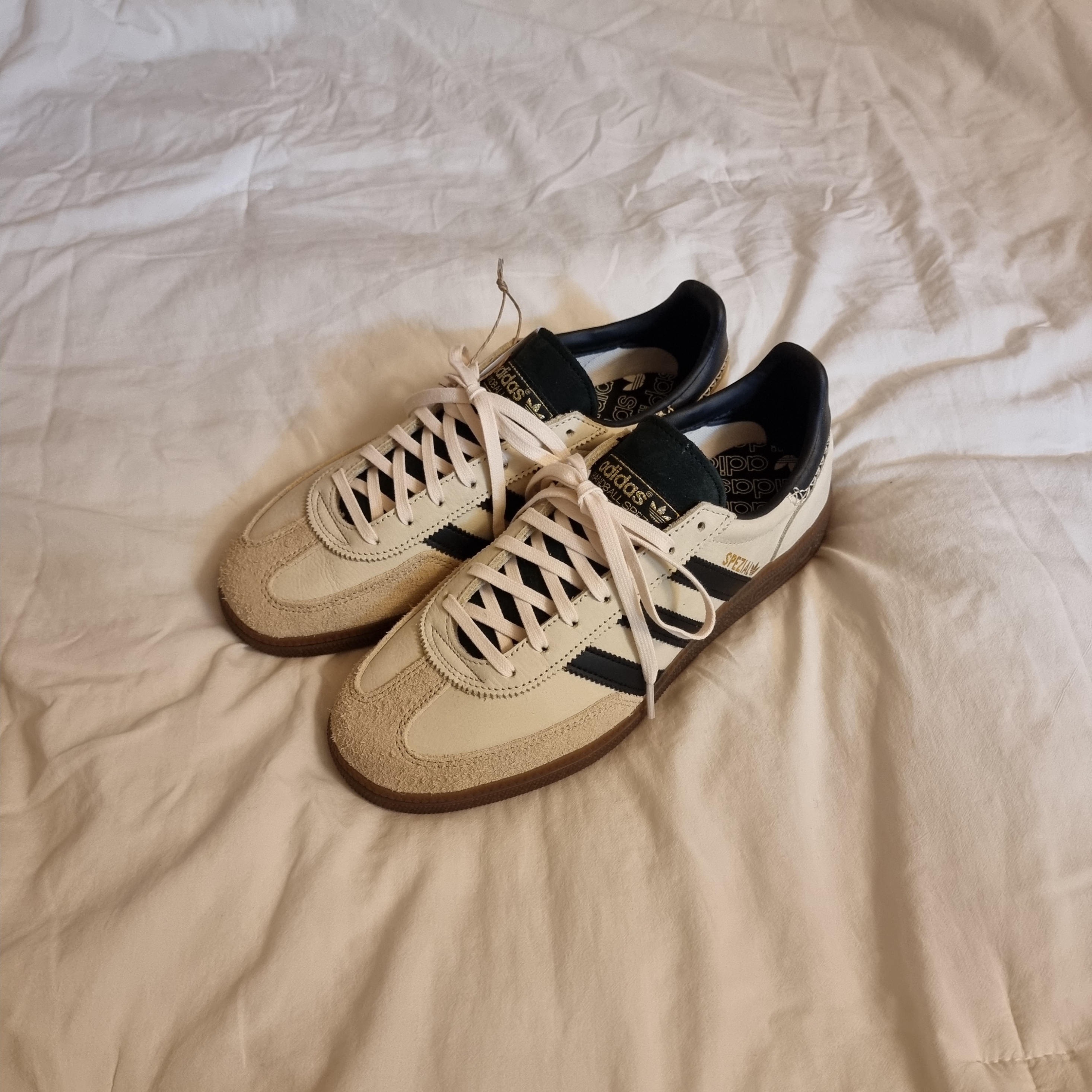 (W) Adidas Spezial Handball Wonder White Core Black 착용 스타일