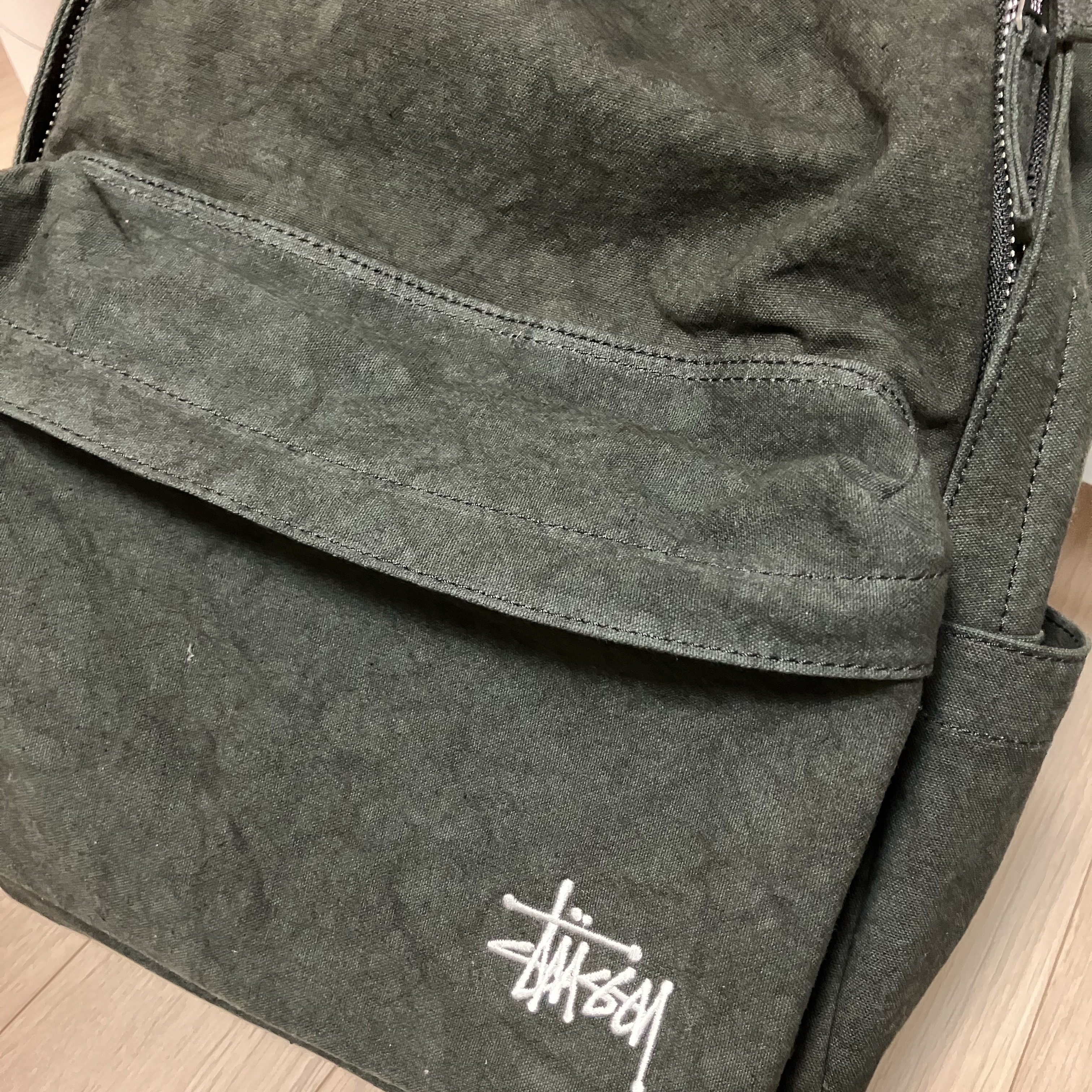Stussy Canvas Backpack Washed Black 착용 스타일