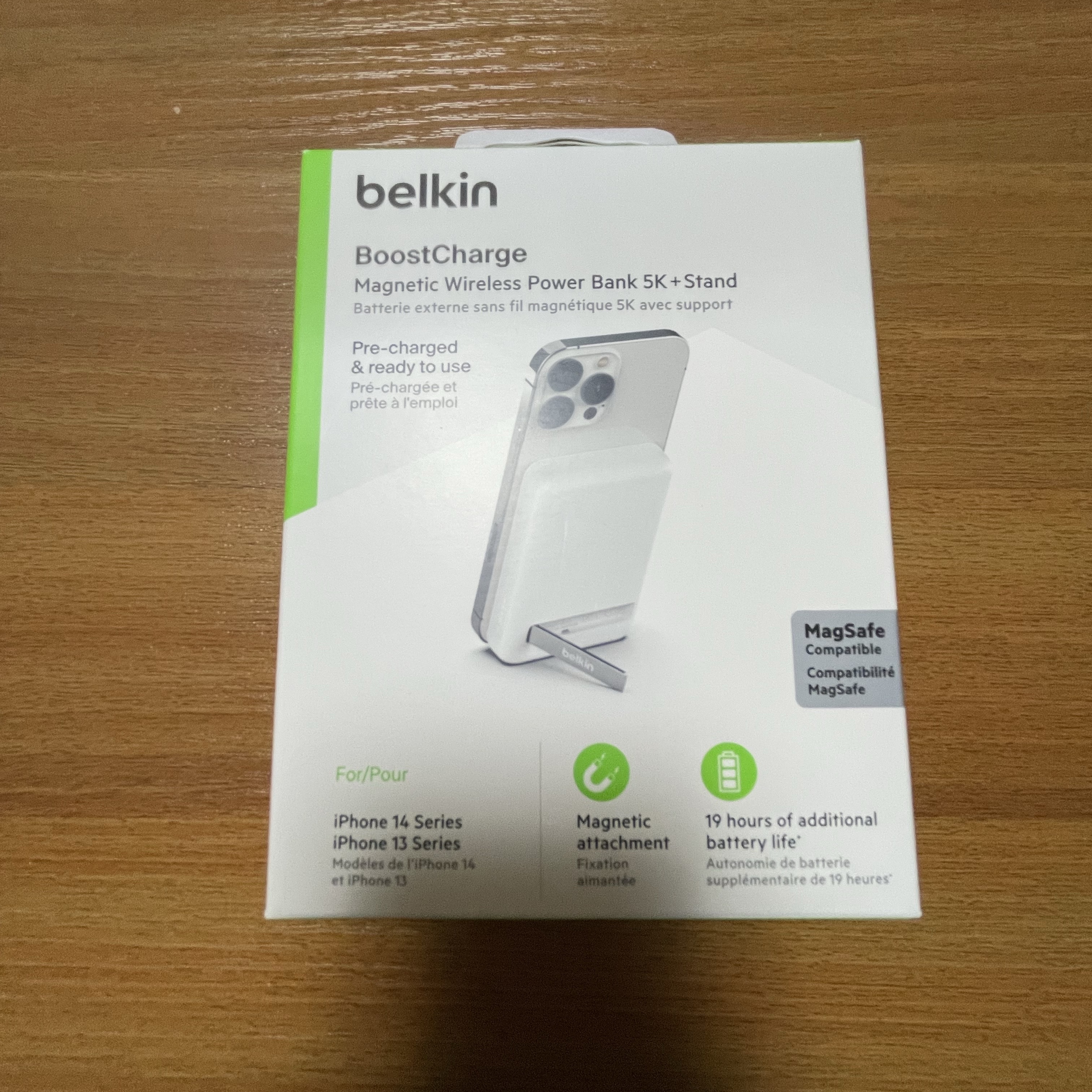 Belkin 5000mAh MagSafe Magnetic Wireless Charging Battery BPD004bt White 착용 스타일