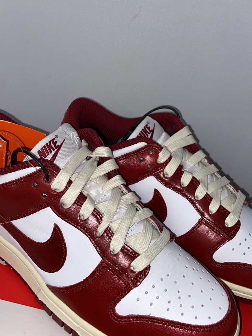 (W) Nike Dunk Low Retro PRM Team Red and White 착용 스타일 - 2