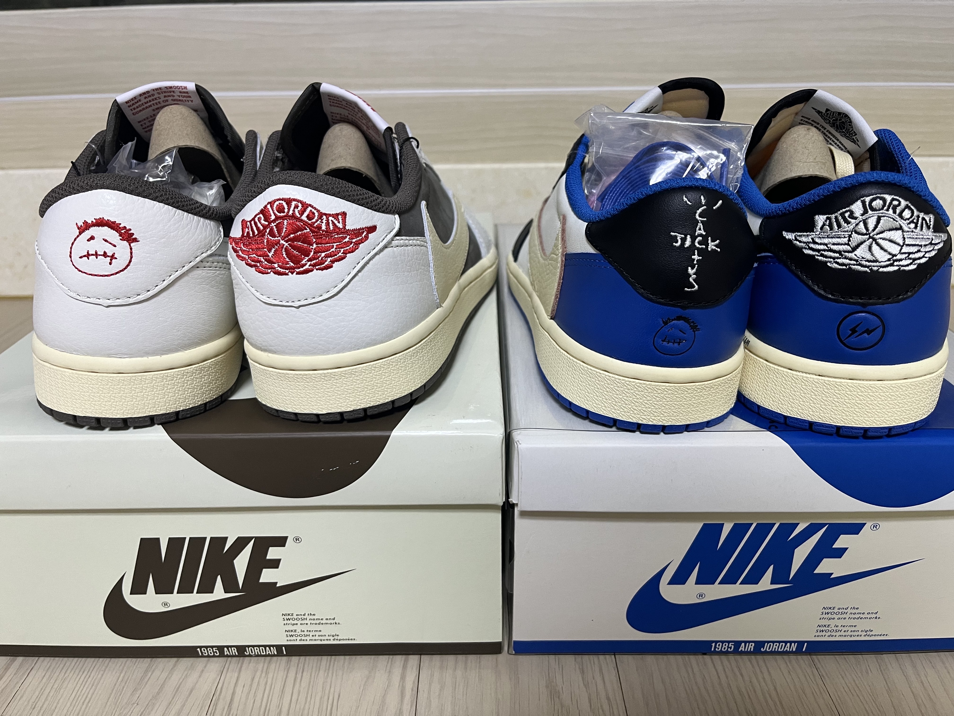 Jordan 1 x Travis Scott Retro Low OG SP Sail and Ridgerock, Jordan 1 x Travis Scott x Fragment Retro Low OG SP Military Blue 착용 스타일