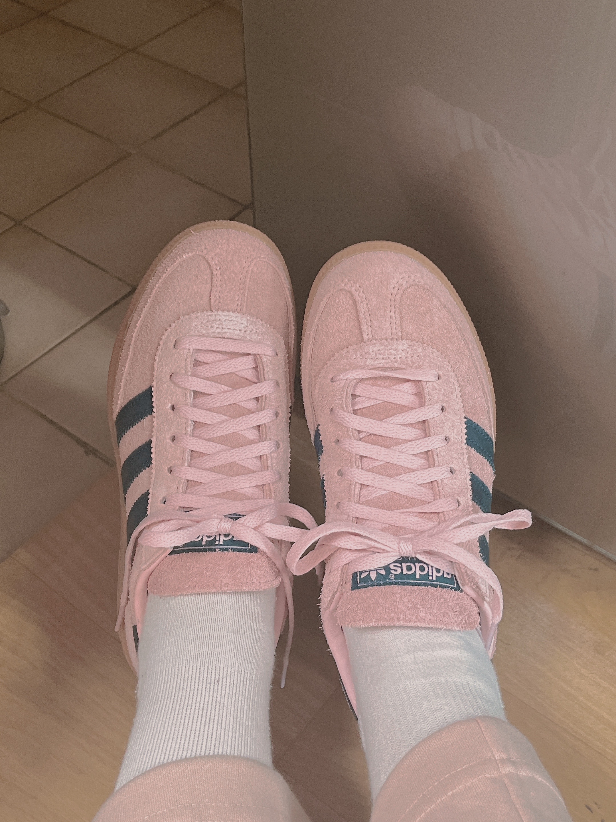 (W) Adidas Spezial Handball Clear Pink 착용 스타일 - 2