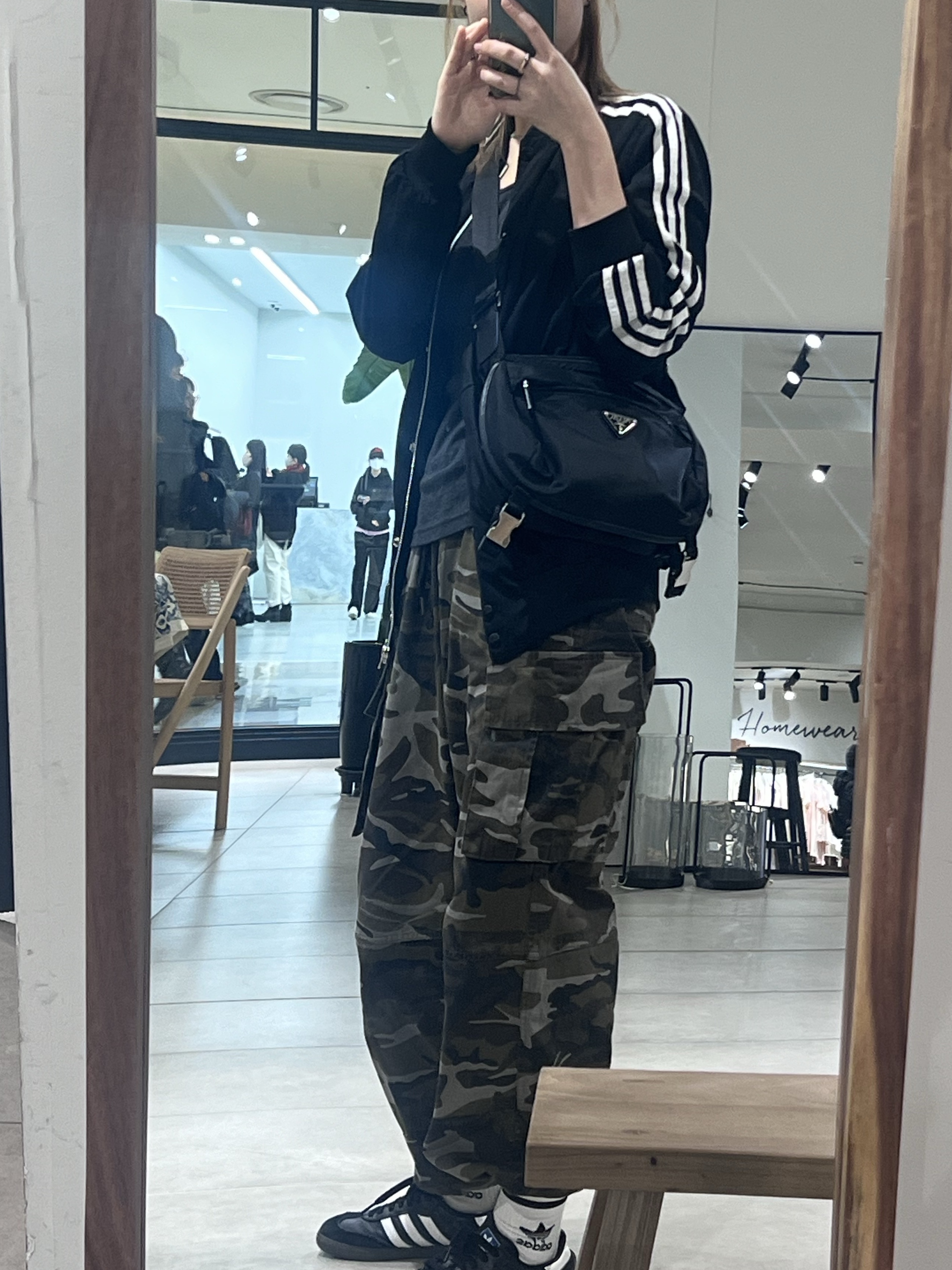 Prada Nylon Crossbody Bag Black, Adidas Samba OG Black White Gum 착용 스타일 - 1