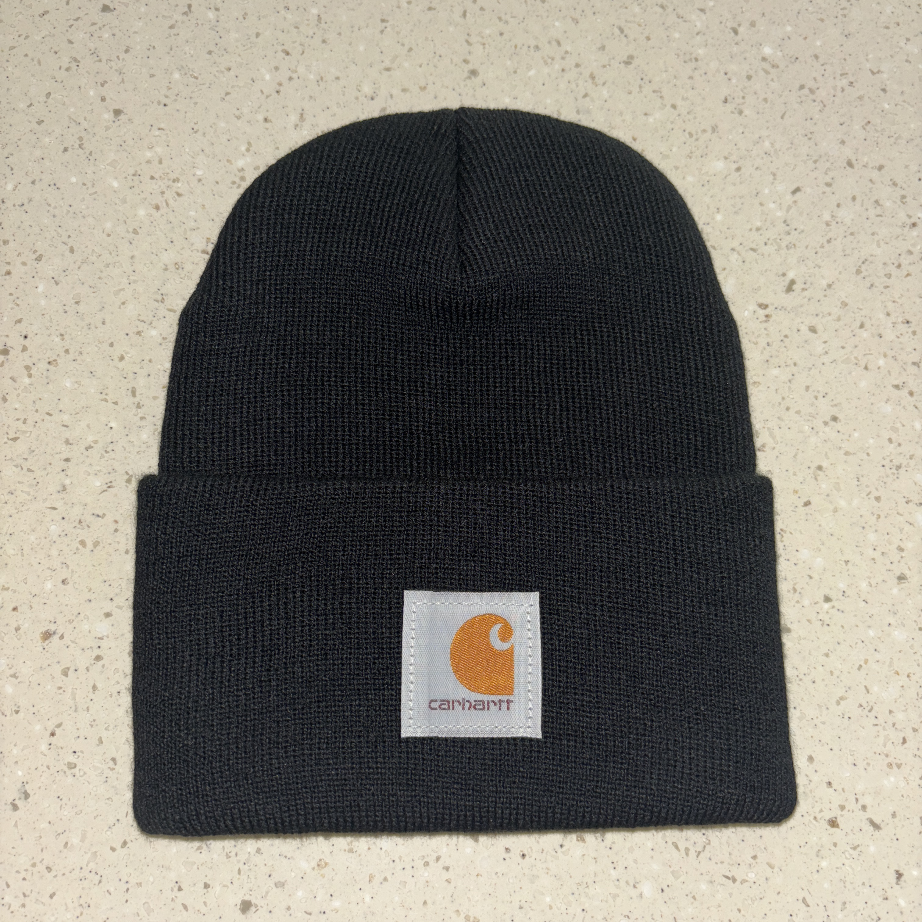 Carhartt Knit Cuffed Beanie Black 착용 스타일