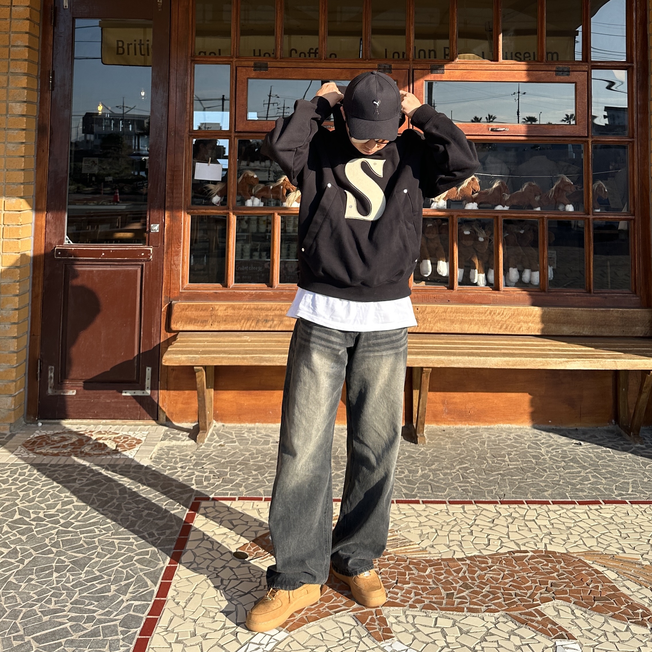 Puma x AMI Low Curve Cap Black, Nike x Supreme Air Force 1 Low Flax ์ฐฉ์ฉ ์คํ์ผ