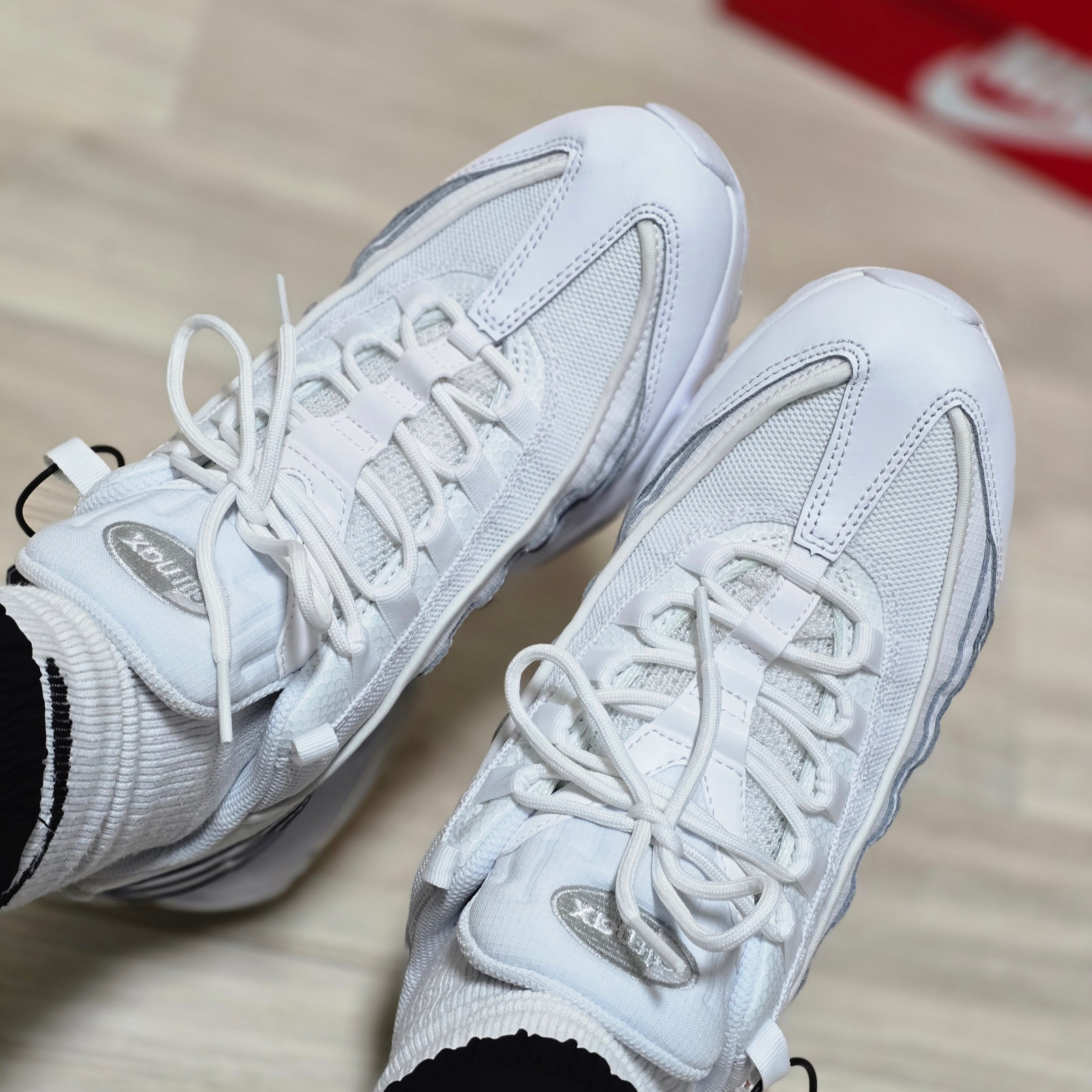 Nike Air Max 95 Essential Triple White 착용 스타일 - 2