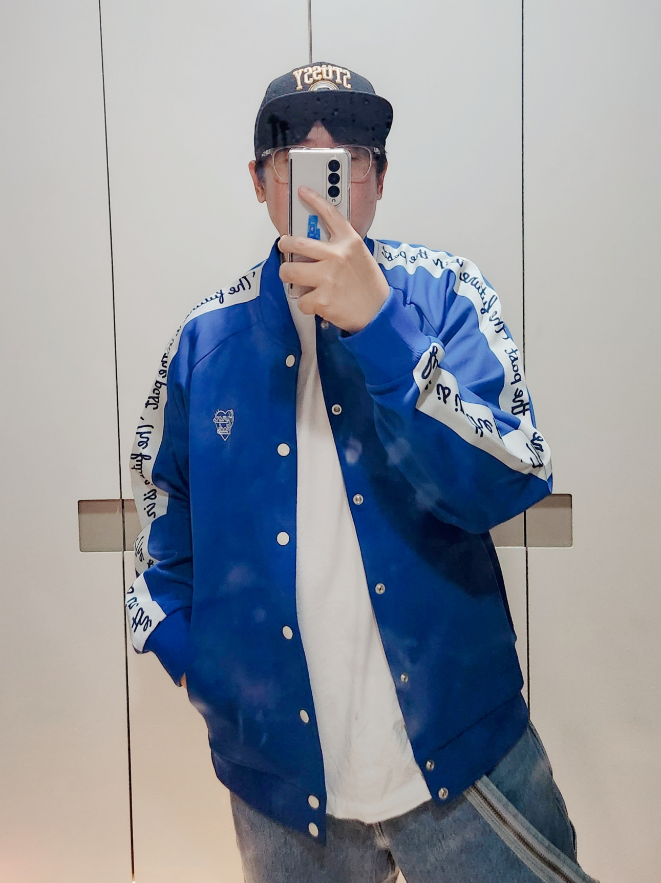 Human Made Track Jacket Blue, Stussy x Goldie Metalheadz 30 Snapback Black 착용 스타일