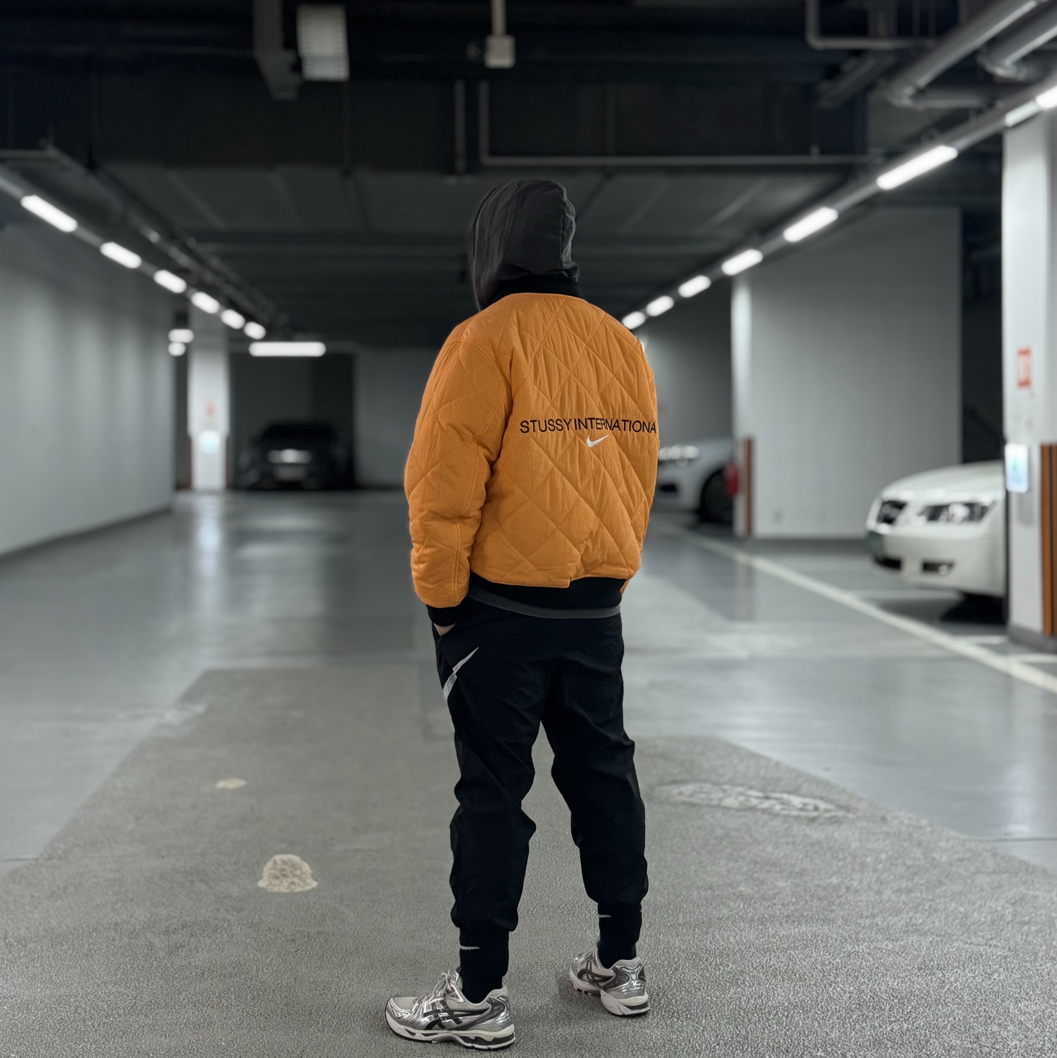 Nike x Stussy Reversible Jacket Medium Olive (FJ9153-222), Asics Gel-Kayano 14 Cream Black 착용 스타일