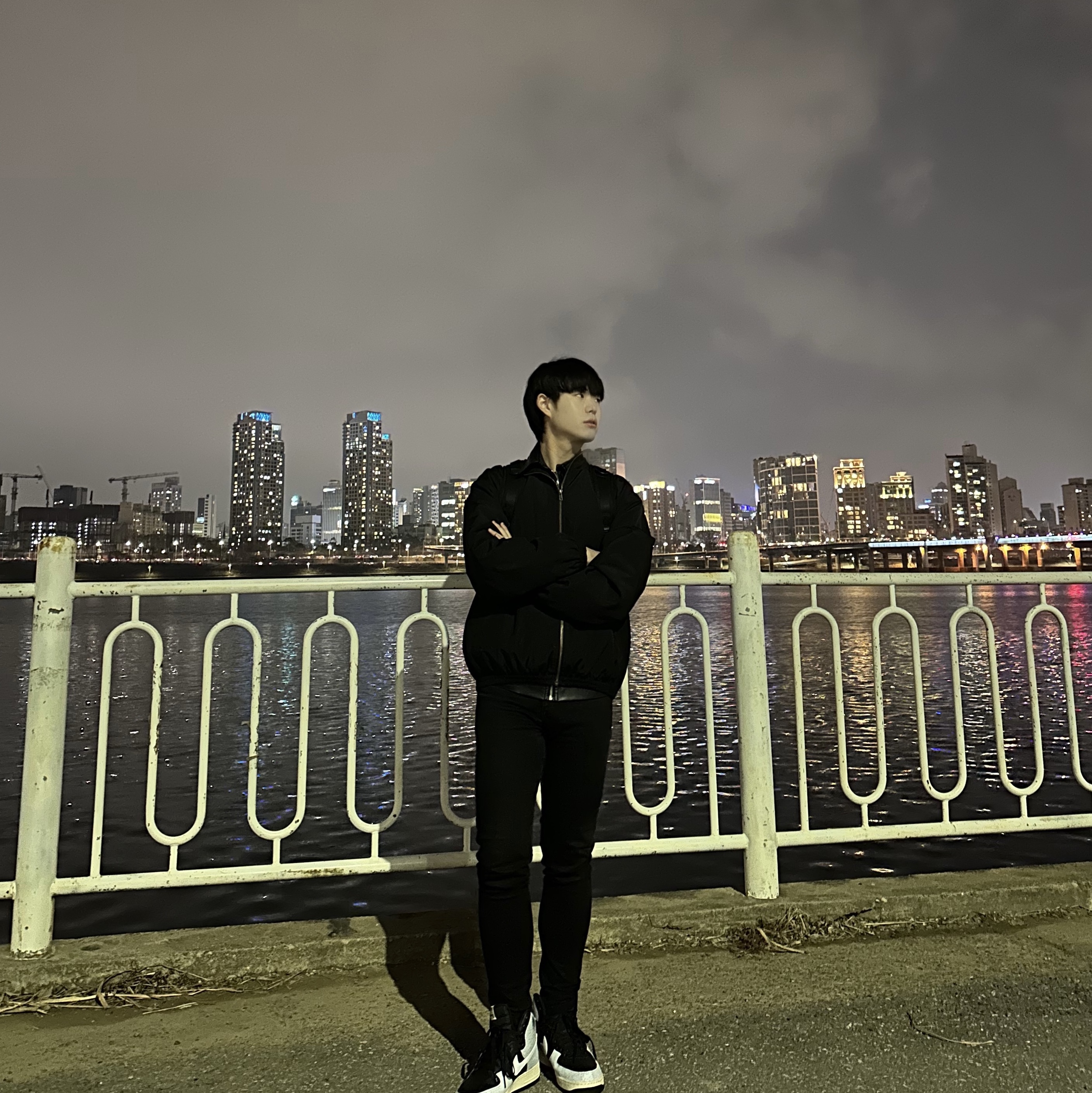 Nike Air Force 1 High '07 LX Black Smoke Grey 착용 스타일