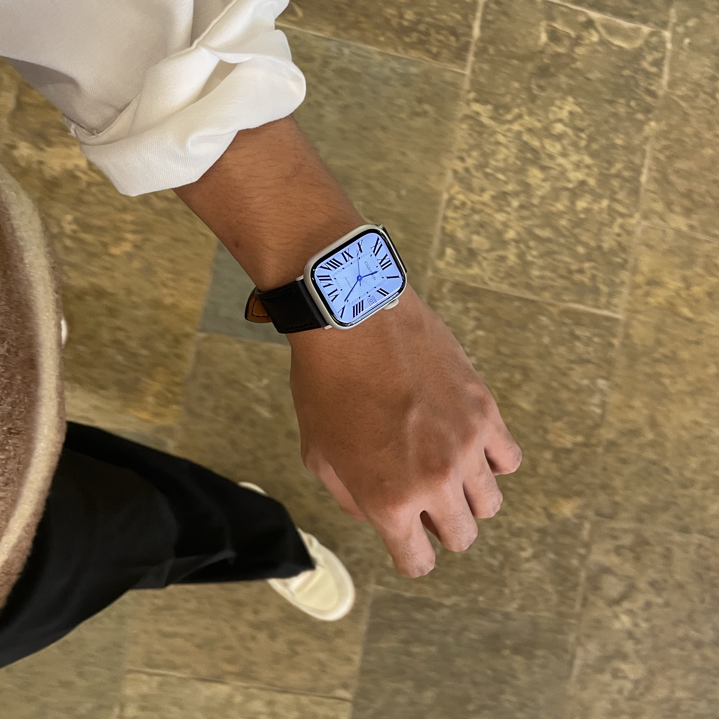 Nike Air Force 1 '07 LV8 Paisley Swoosh, Apple Watch Series 8 45mm Cellular Silver Stainless Steel Case with Sport Band White (Korean Ver.) 착용 스타일 - 5