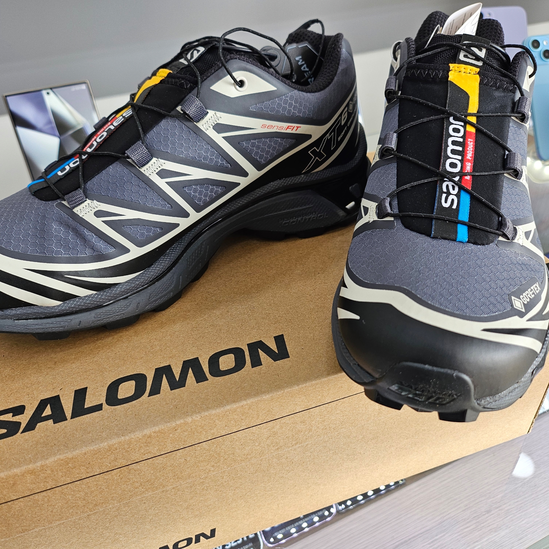 Salomon XT-6 Gore-Tex Black Ebony 착용 스타일