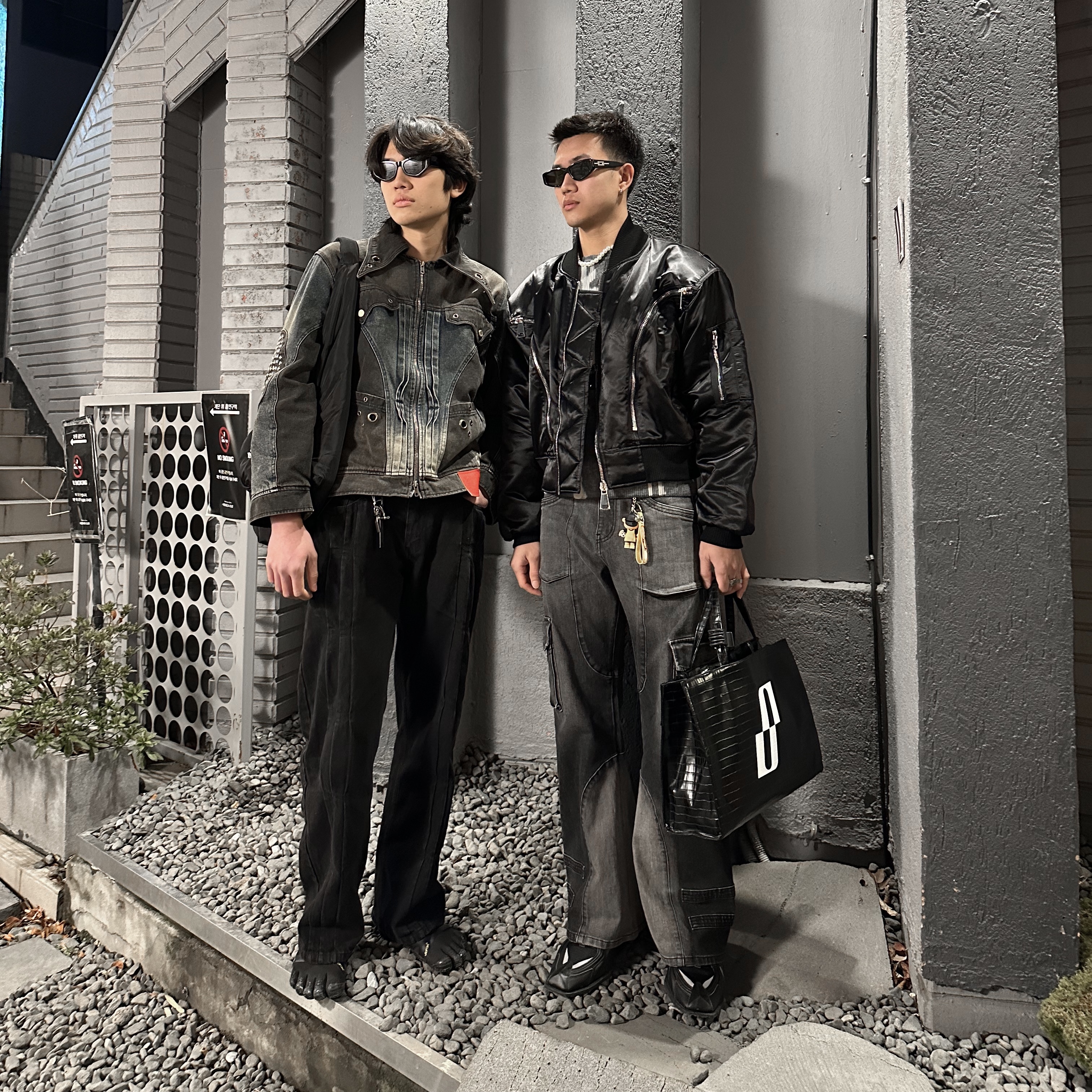 Gentle Monster Duru 01 Black, Nike x Martine Rose Shox MR4 Black 착용 스타일 - 2