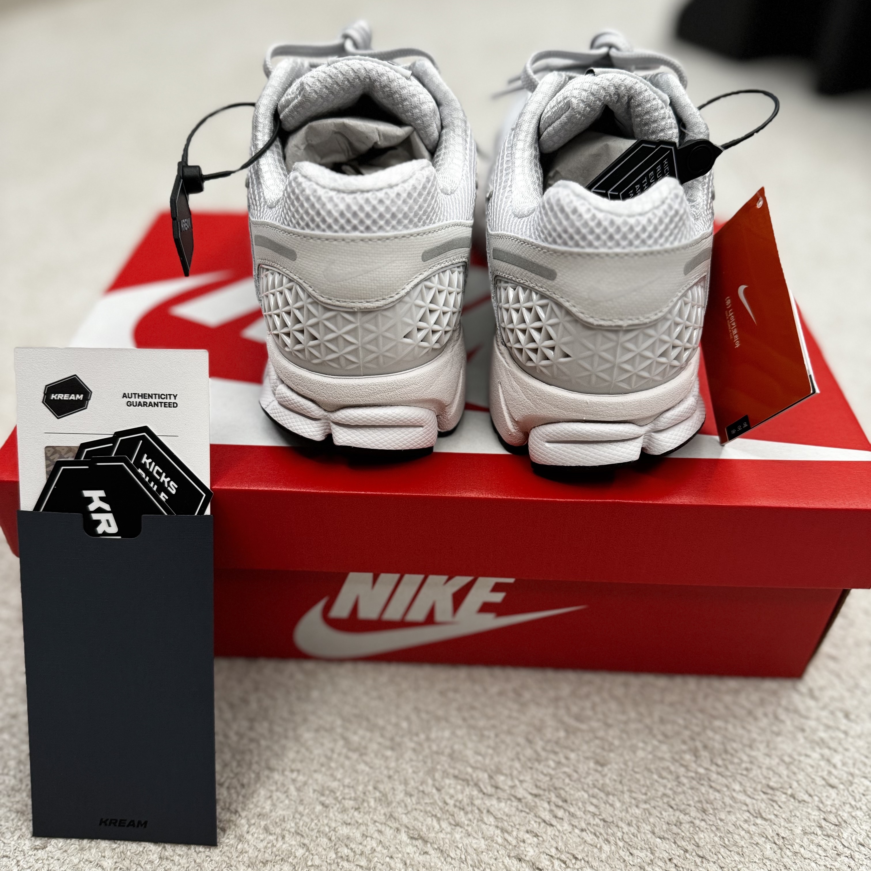 Nike Zoom Vomero 5 SP Vast Grey 2023 착용 스타일 - 7