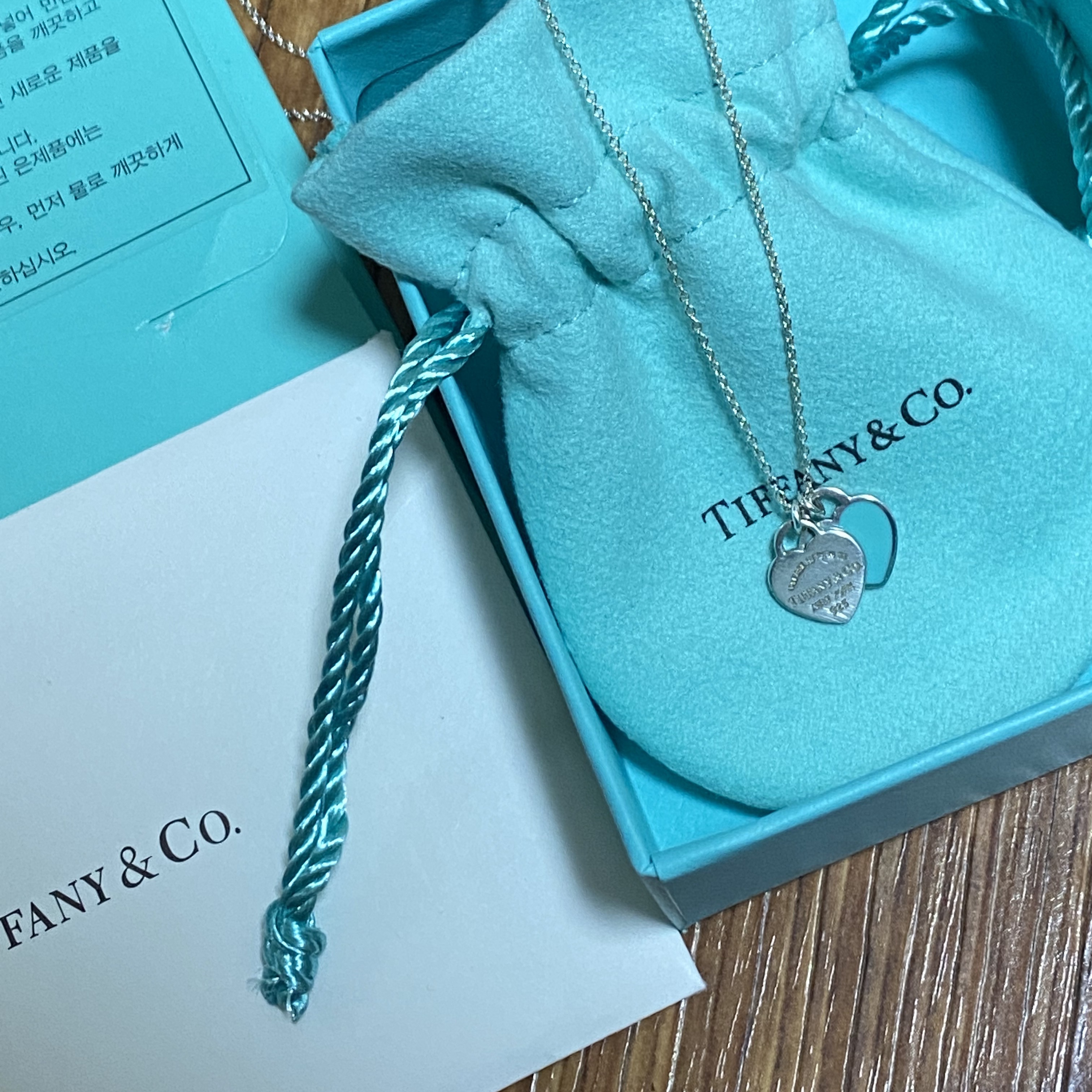 Tiffany & Co. Return To Tiffany Blue Double Heart Tag Pendant Mini Silver 착용 스타일