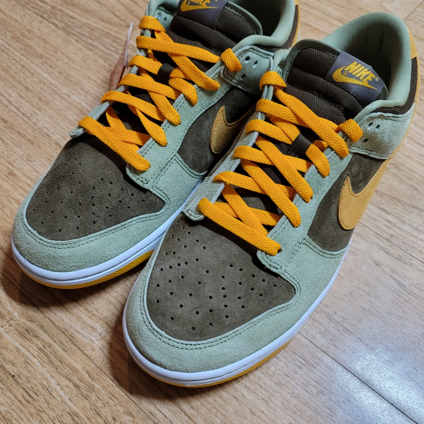 Nike Dunk Low SE Dusty Olive 착용 스타일 - 1