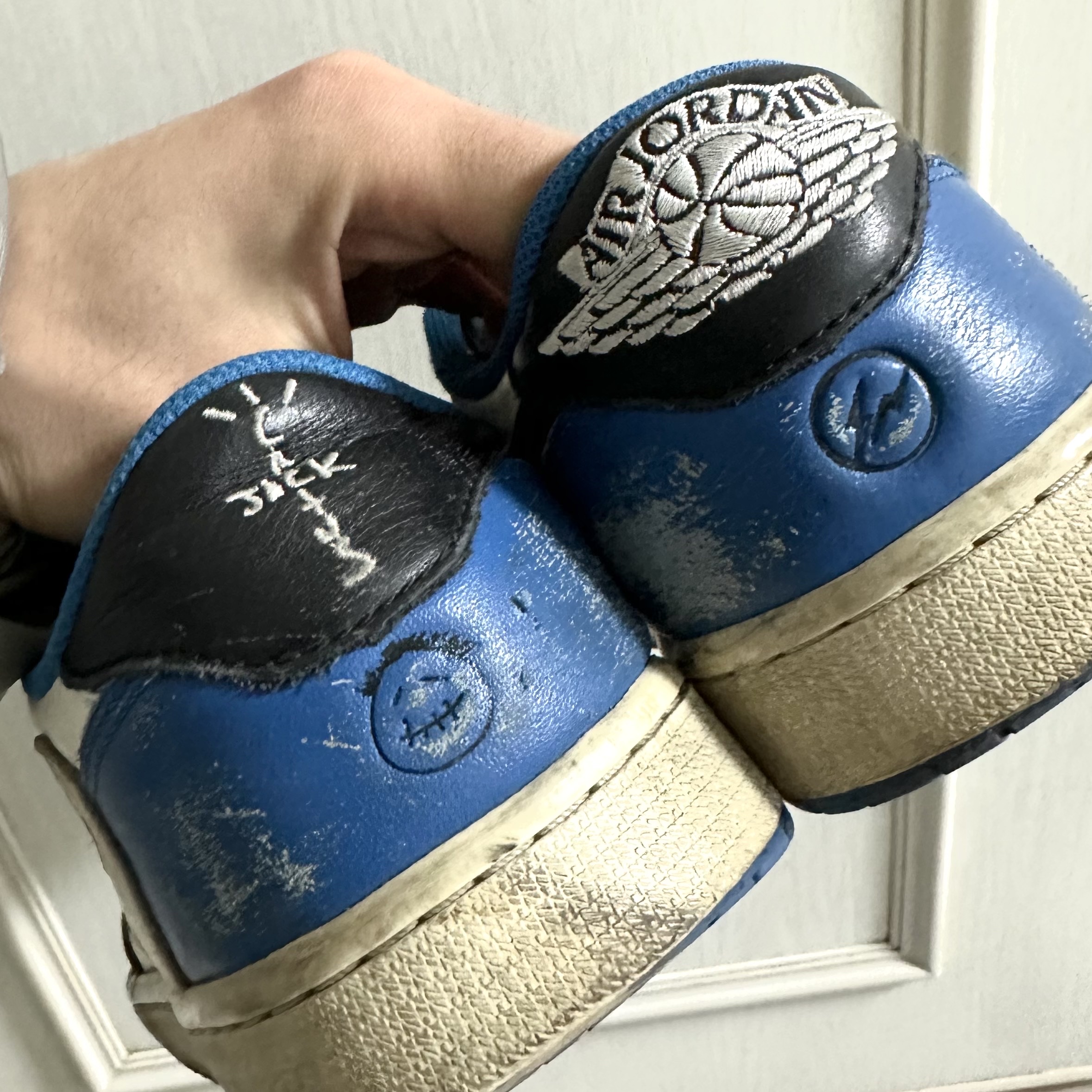 Jordan 1 x Travis Scott x Fragment Retro Low OG SP Military Blue 착용 스타일