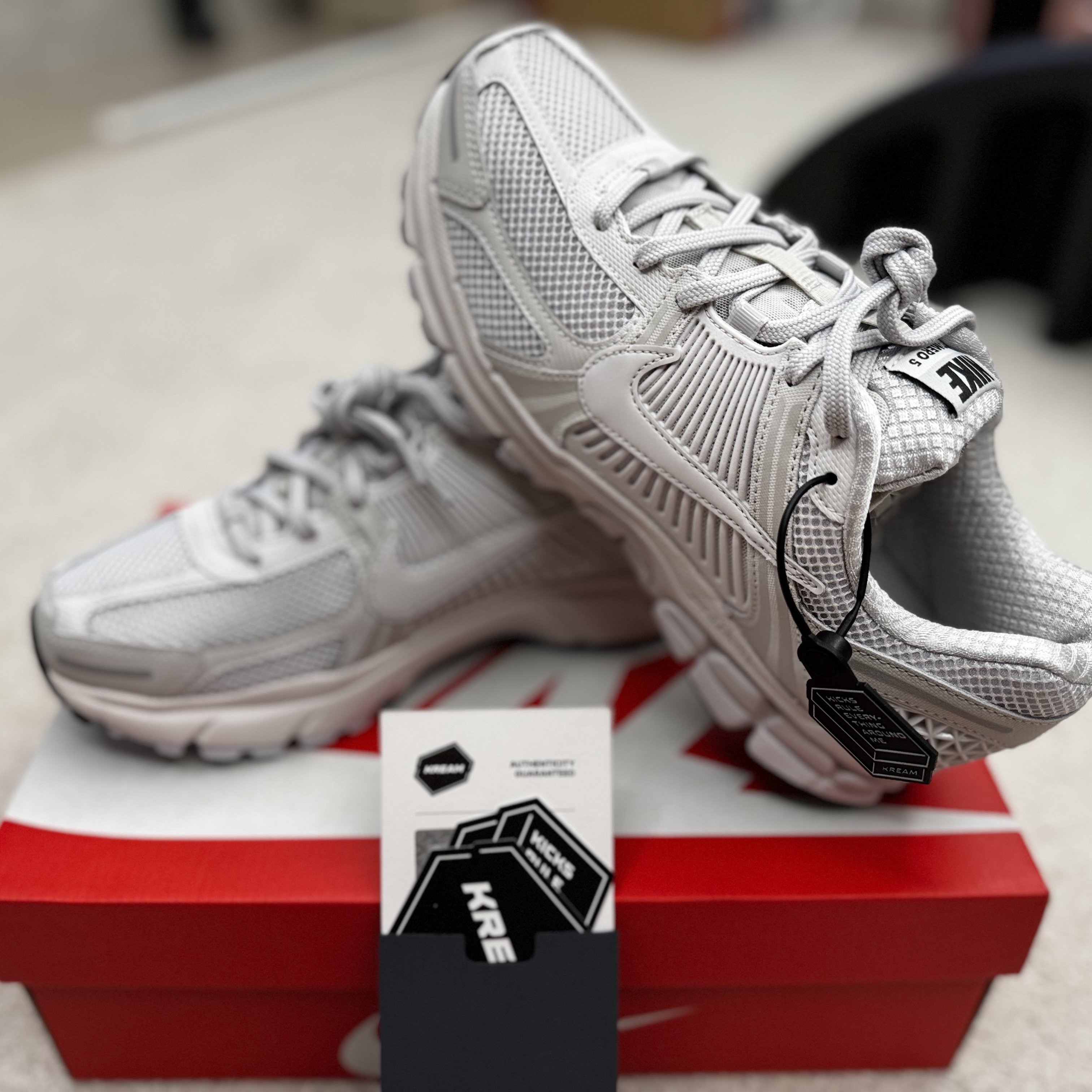 Nike Zoom Vomero 5 SP Vast Grey 2023 착용 스타일 - 1
