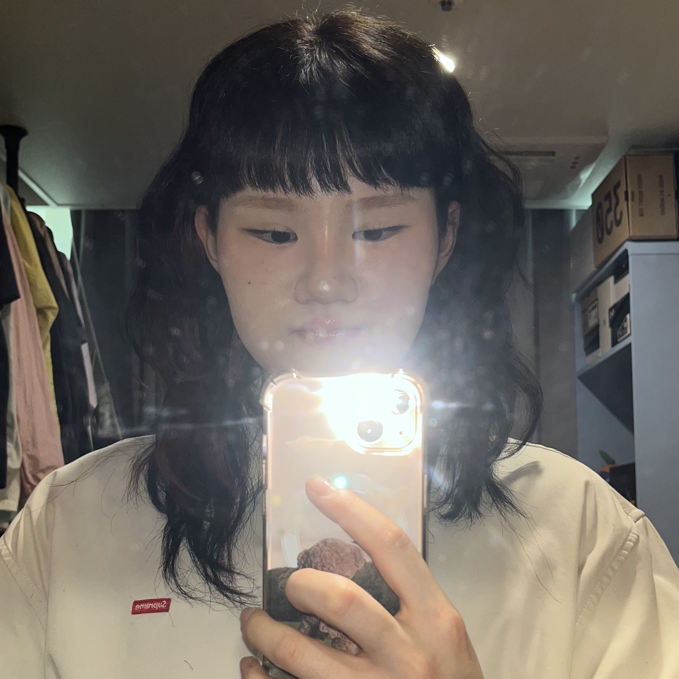 Supreme Small Box Shirt White - 23FW 착용 스타일 - 4
