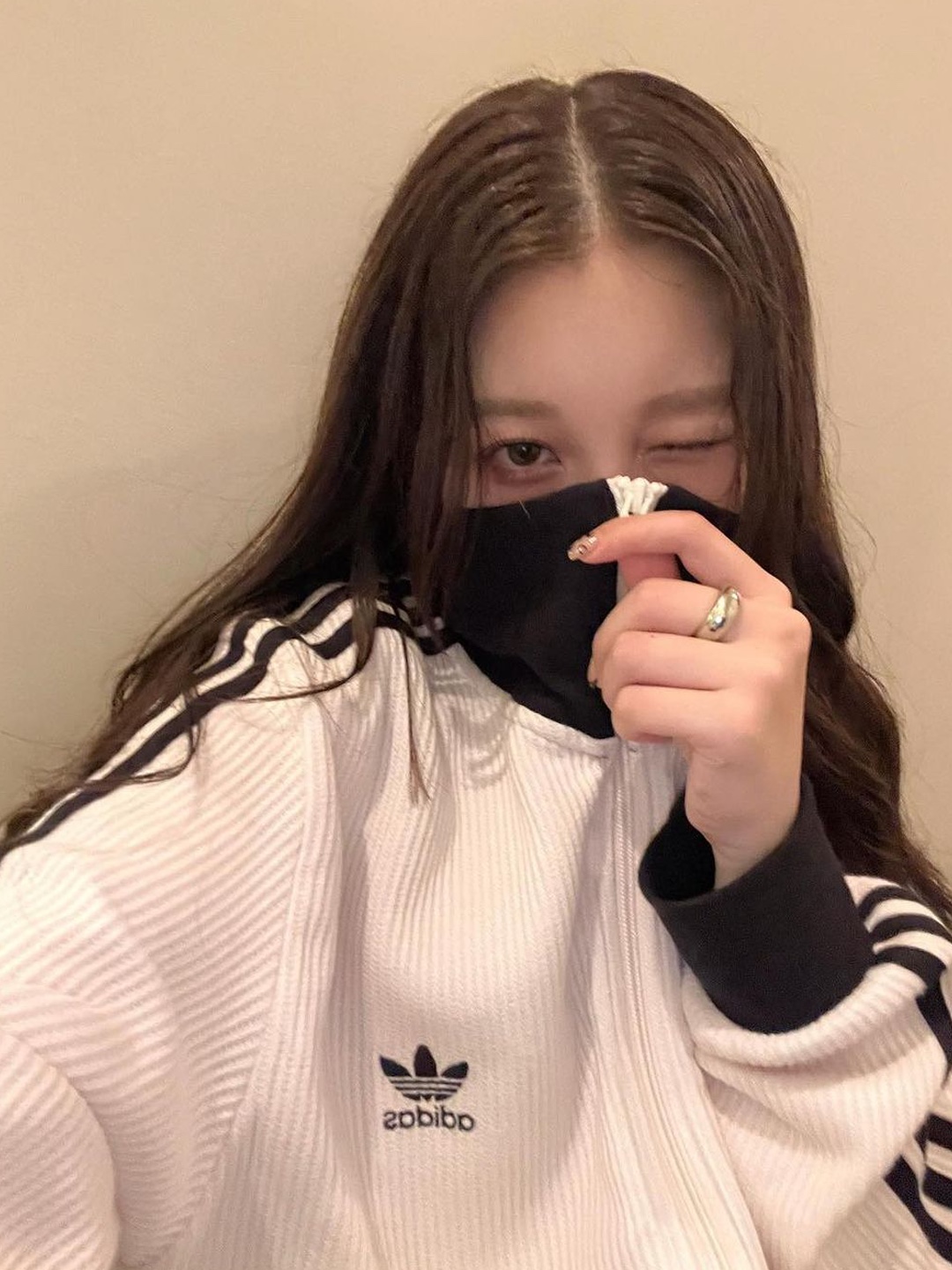 Adidas Adicolor Classic Waffle Beckenbauer Track Jacket Wonder White - US Sizing, Adidas Adicolor Classic Waffle Beckenbauer Track Jacket Wonder White - KR Sizing 착용 스타일 - 4