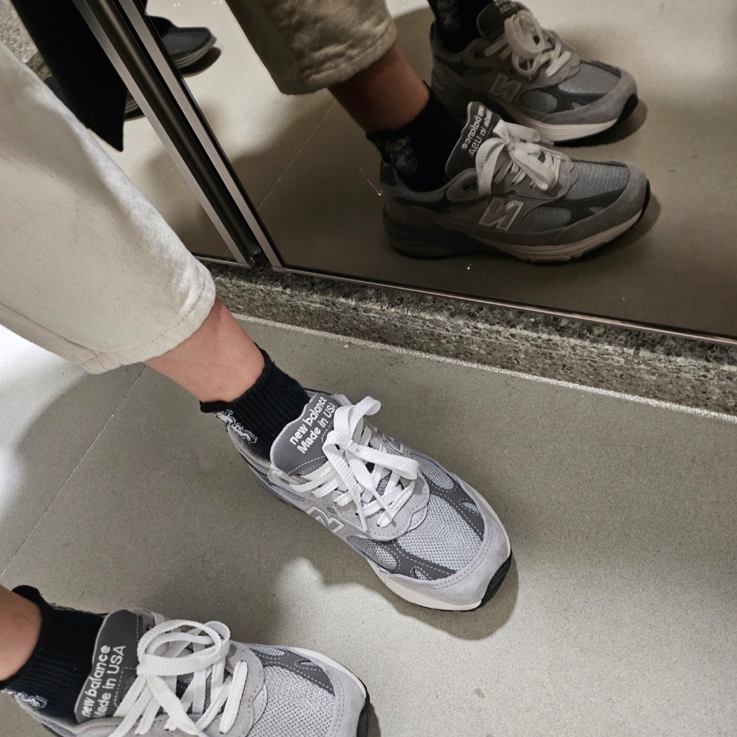 (W) New Balance 993 Made in USA Grey - B Standard 착용 스타일 - 2