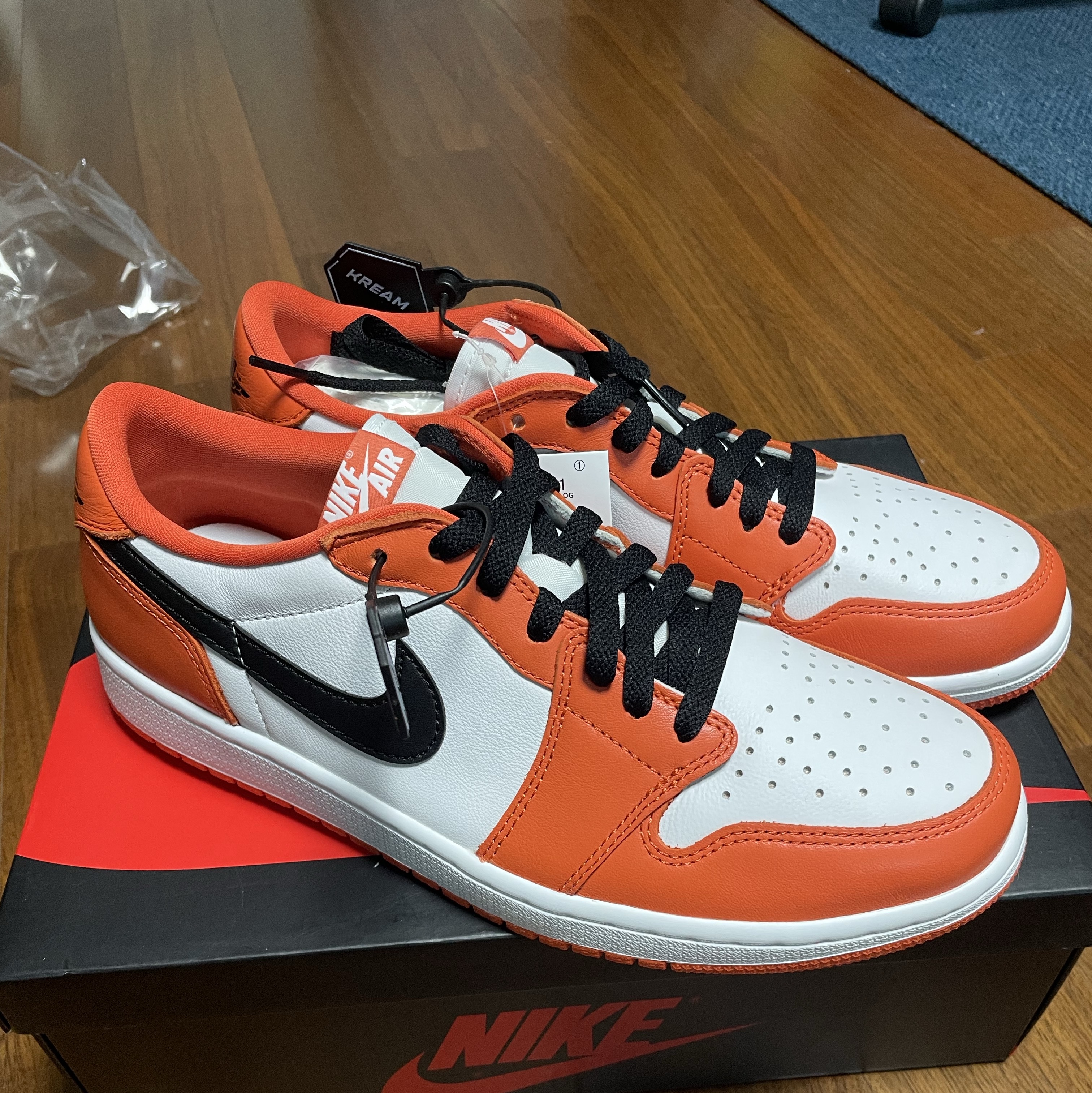 Jordan 1 Low OG Starfish 착용 스타일