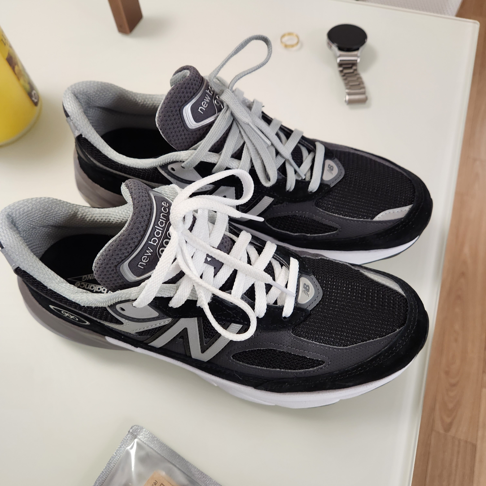 New Balance 990v6 Made in USA Black White 착용 스타일 - 2
