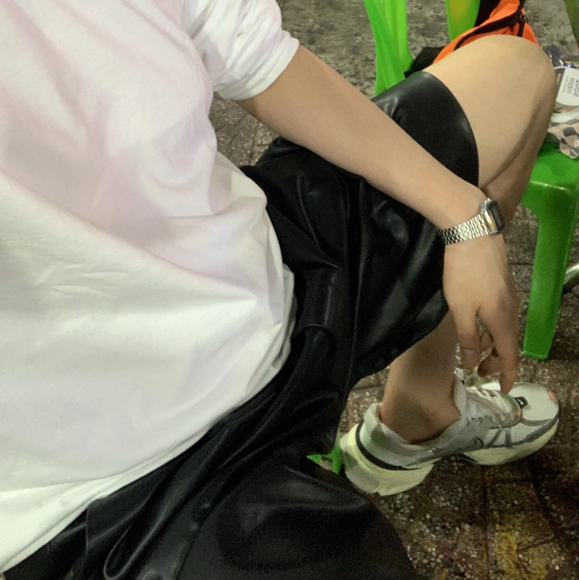 Nike V2K Run Summit White Metallic Silver 착용 스타일