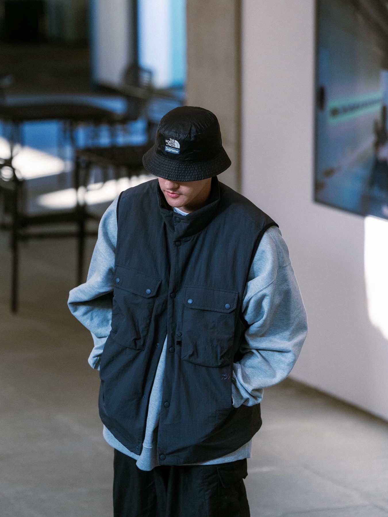 Nike x Comme des Garcons Homme Plus Air Max Sunder SP White Black, Supreme x The North Face Snakeskin Packable Reversible Crusher Black - 18SS 착용 스타일 - 4