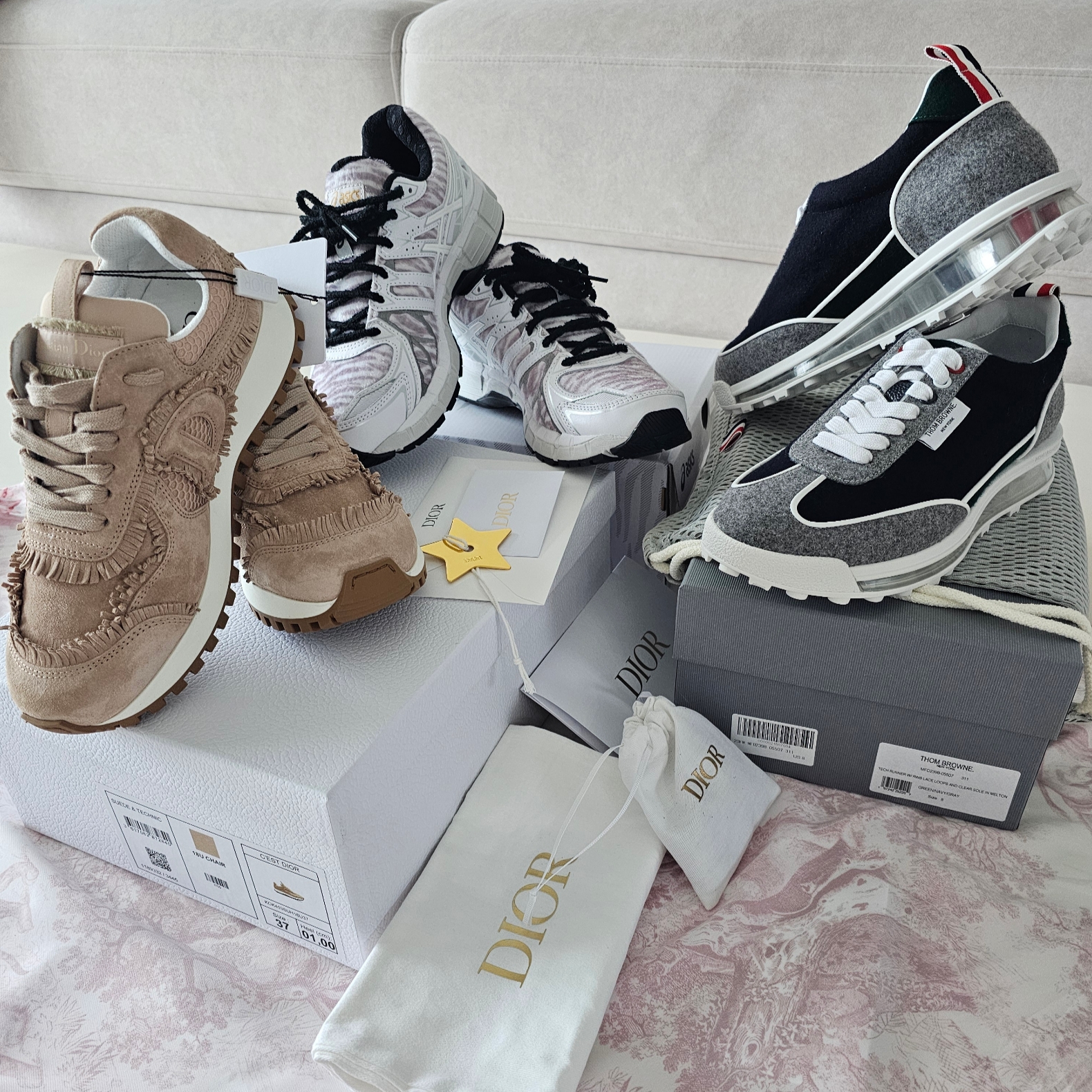 Kenzo x Asics Low Top Sneakers Tiger Graphic Off White 착용 스타일 - 2