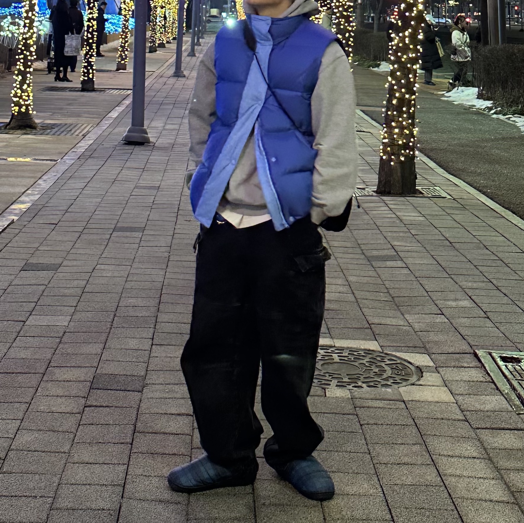 Uniqlo x Marni Down Oversized Vest Blue 착용 스타일 - 1