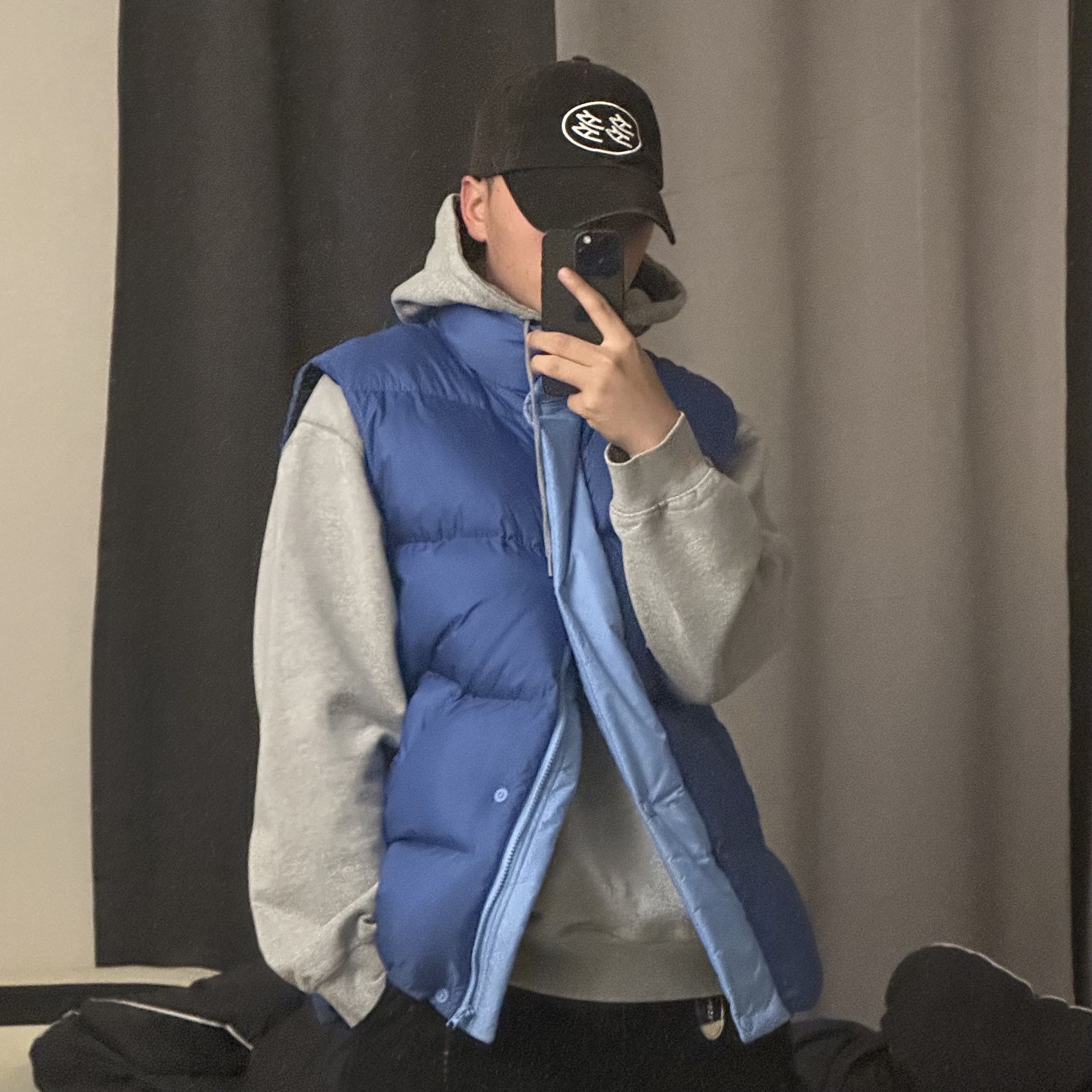 Uniqlo x Marni Down Oversized Vest Blue 착용 스타일 - 2