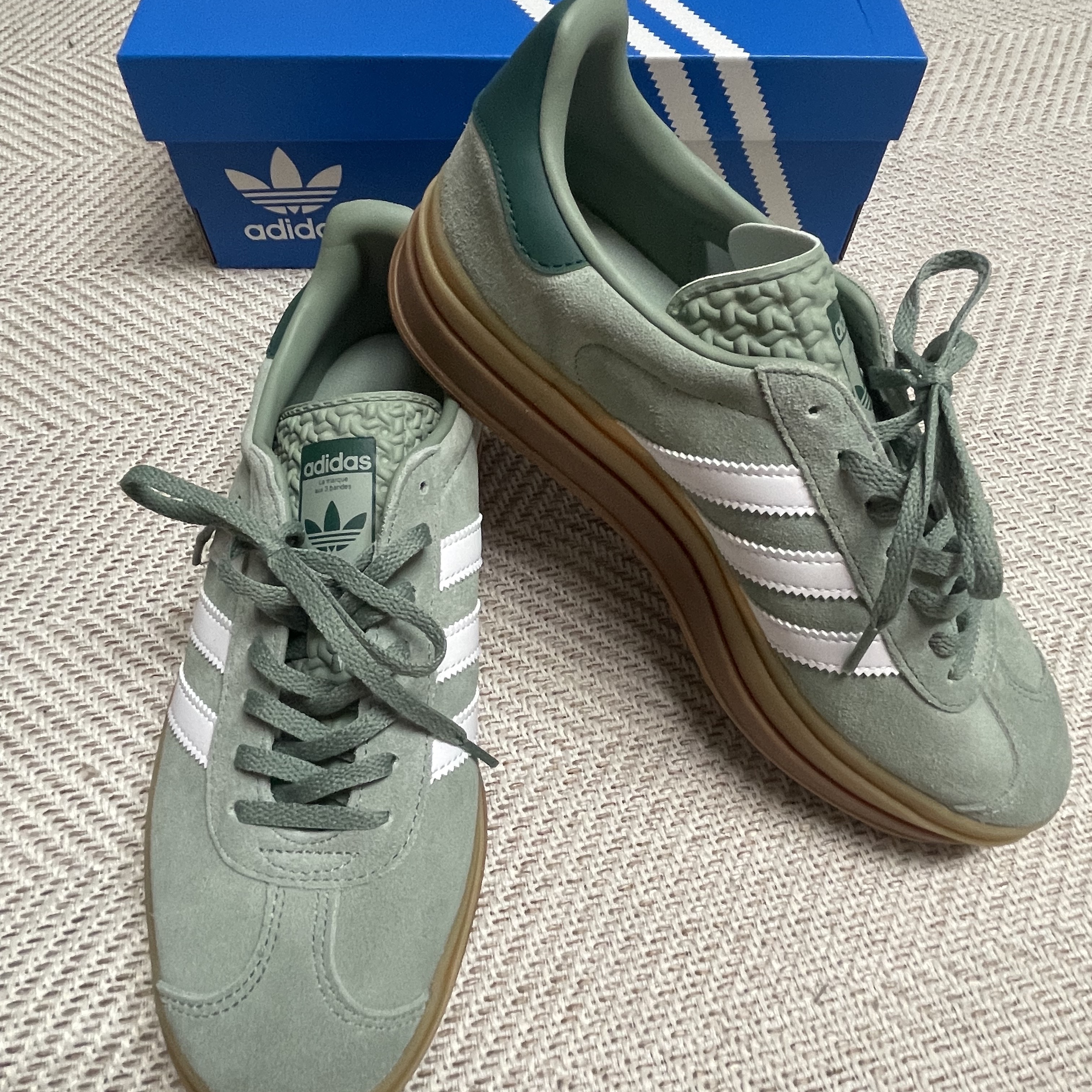 (W) Adidas Gazelle Bold Silver Green Cloud White, (W) Adidas Gazelle Bold Wonder Quartz Core Black 착용 스타일 - 3
